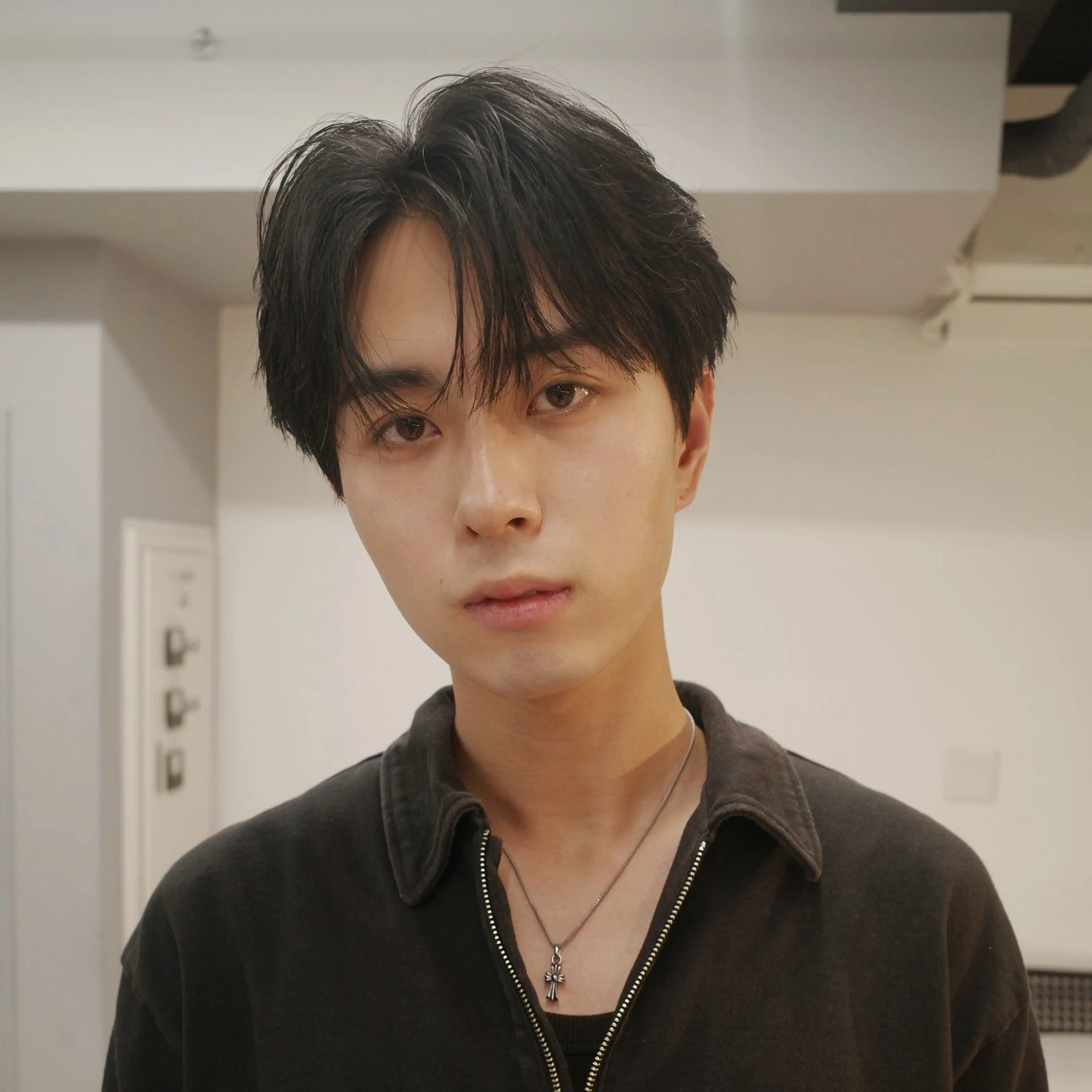 ショート パーマ くせ毛 縮毛矯正 メンズ縮毛矯正/折羽 翔也のヘアスタイル