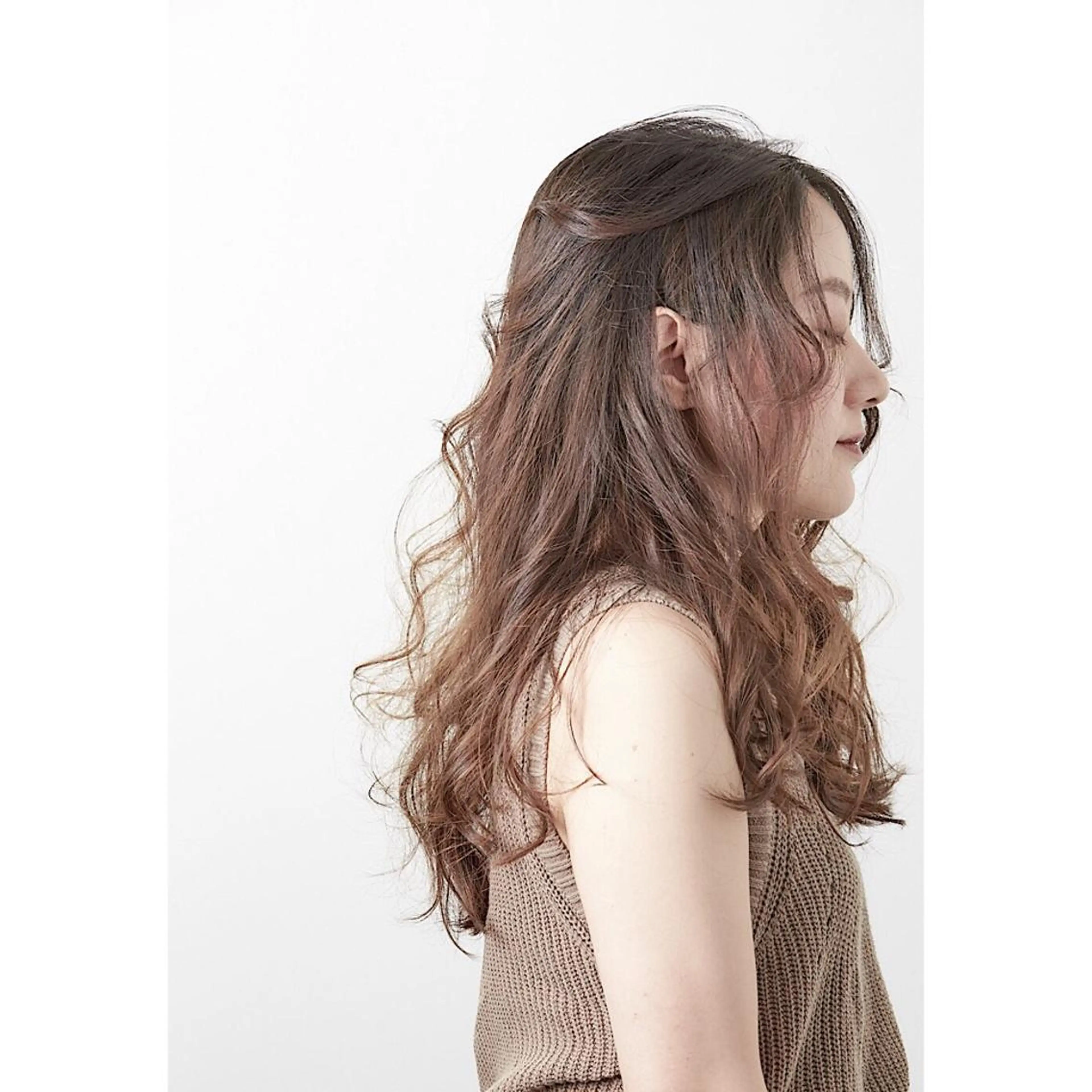 ロング カラー 永野 早紀のヘアスタイル