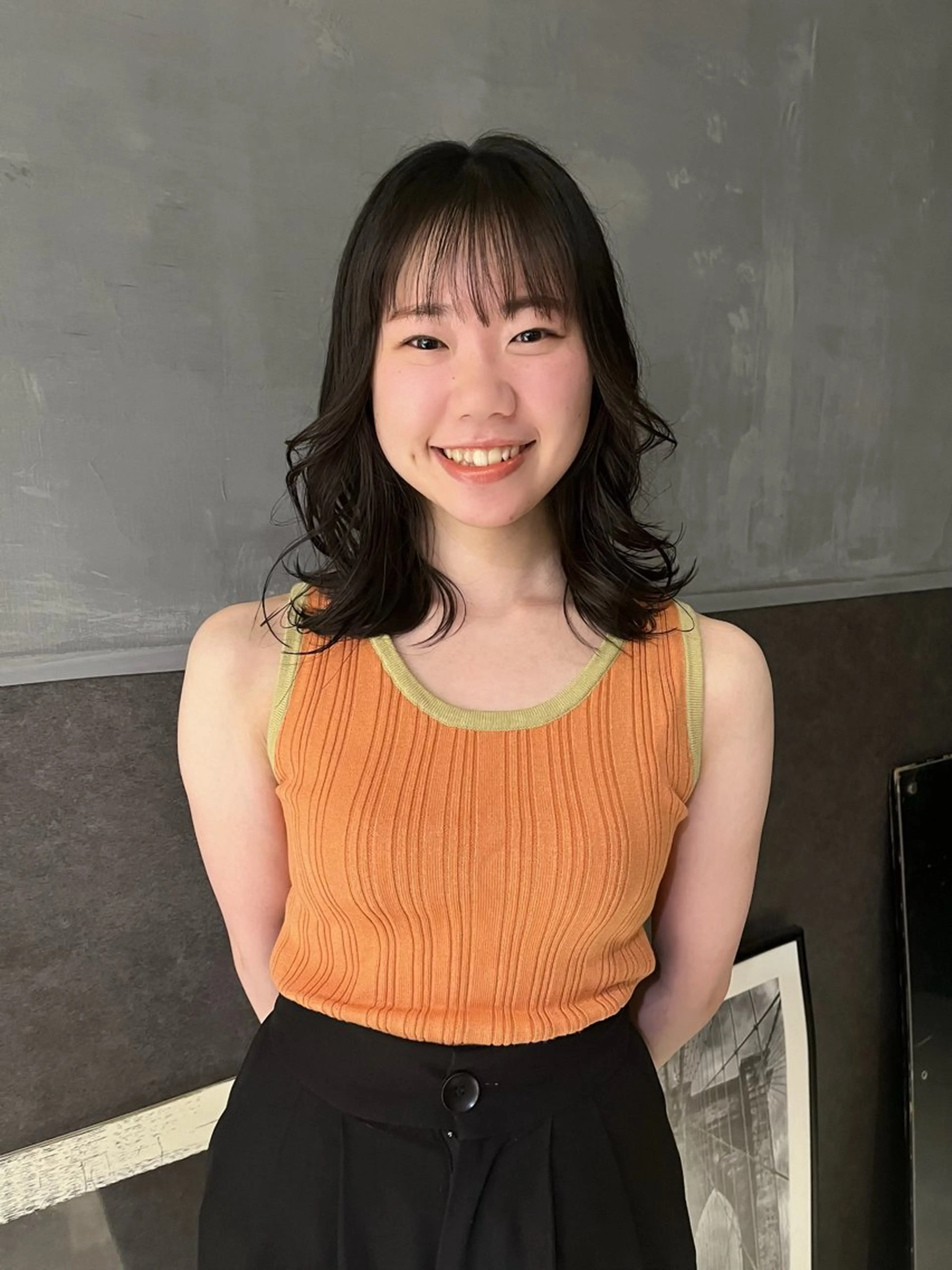 セミロング カット 田中 里奈のヘアスタイル