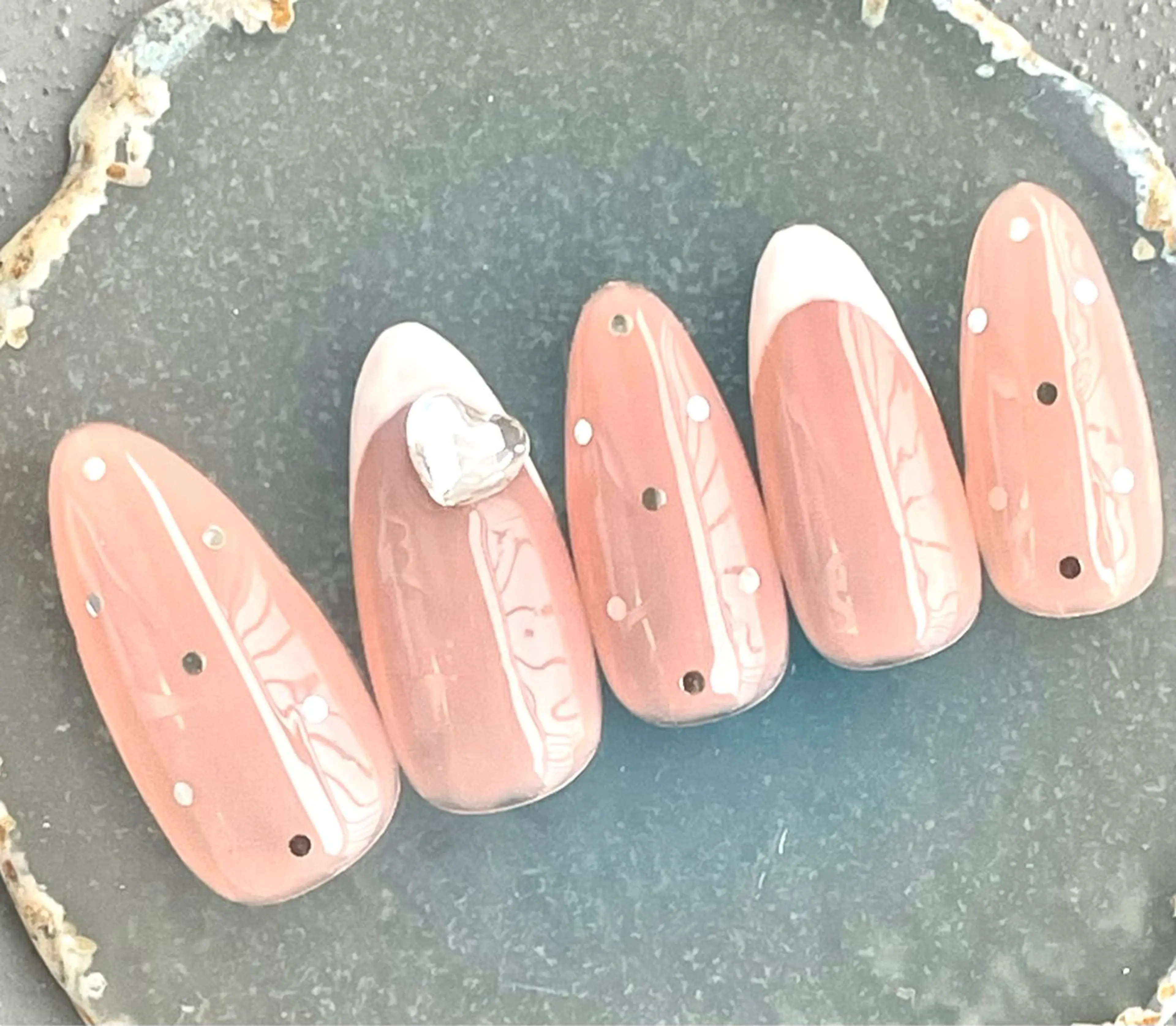 ネイル ドット フレンチネイル ホログラムネイル ハンドネイル koto nails所属・koto nailsのネイルデザイン