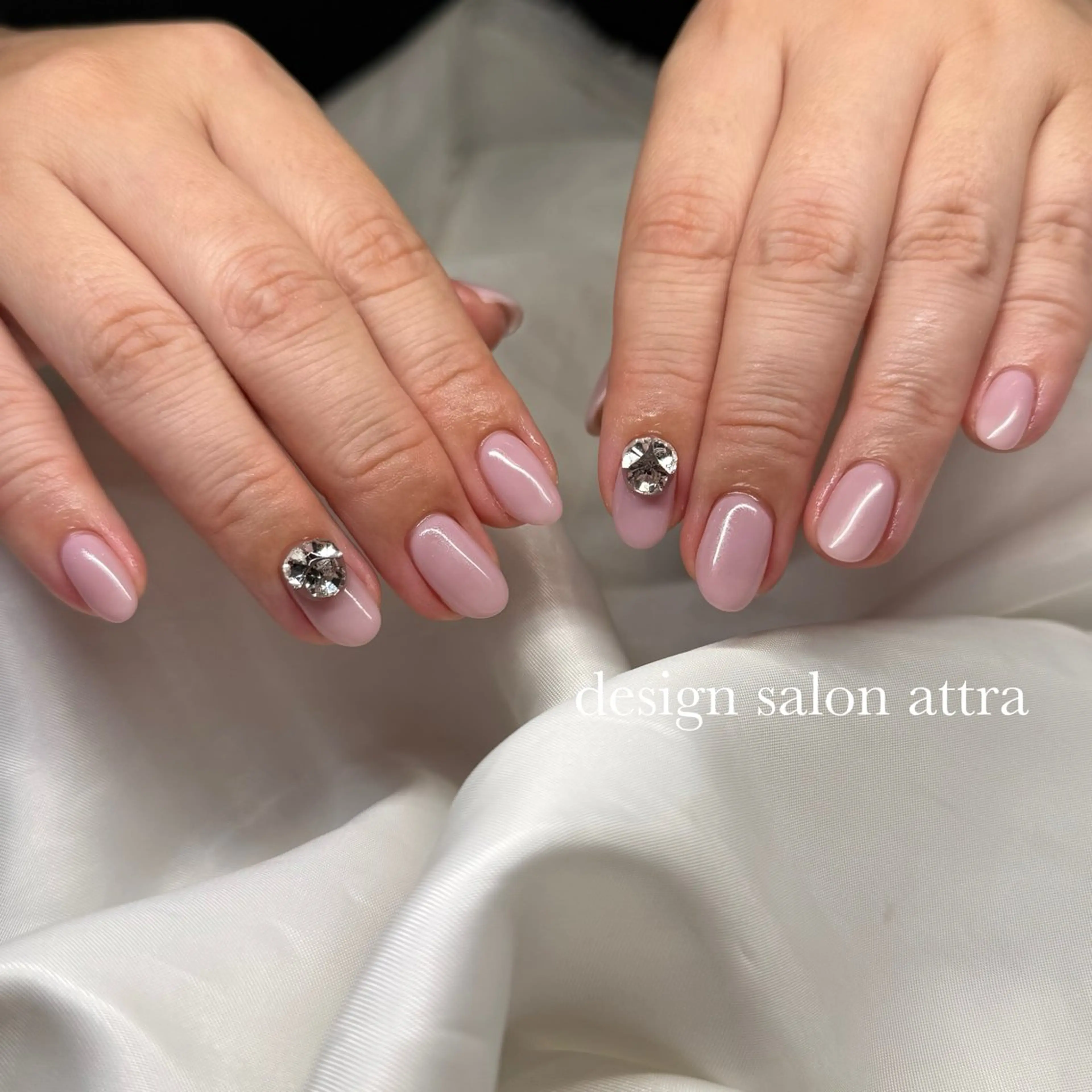 ネイル キラキラネイル マグネットネイル ニュアンスネイル ワンカラーネイル シンプルネイル ハンドネイル 糀屋 彩奈のネイルデザイン