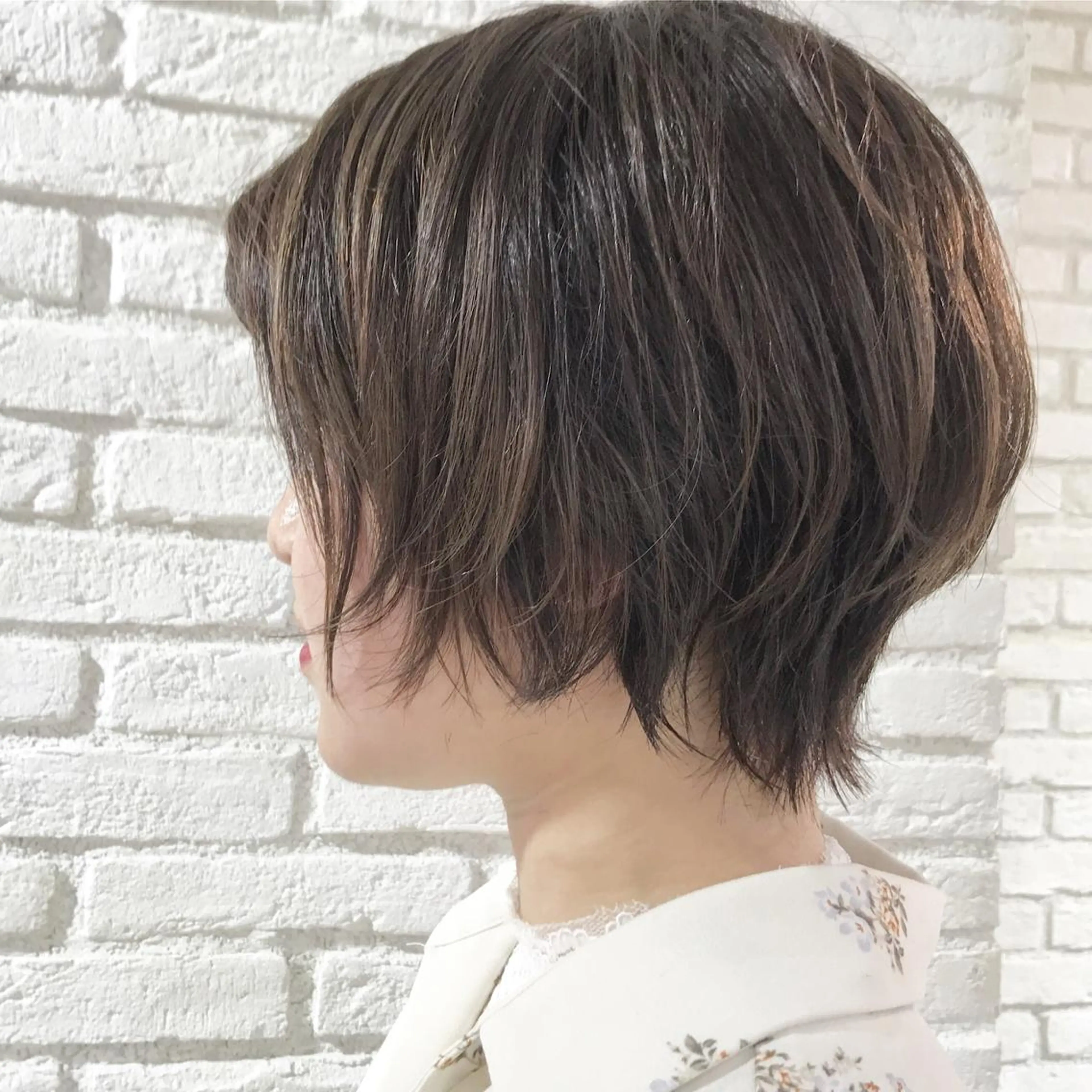 ショート カラー 顔周りカット 伊 杏のヘアスタイル