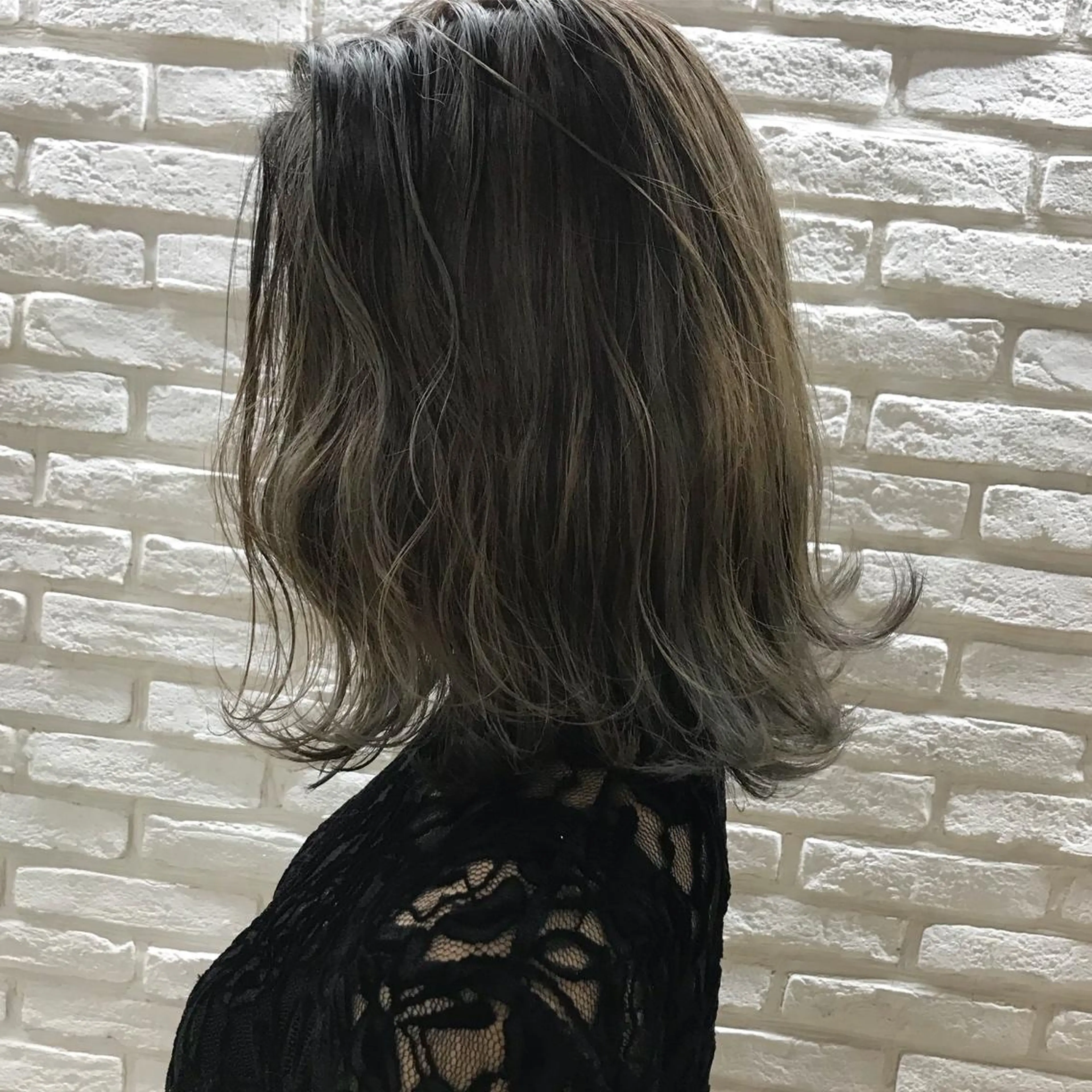 ミディアム カラー レイヤー べージュ 白石研太のヘアスタイル