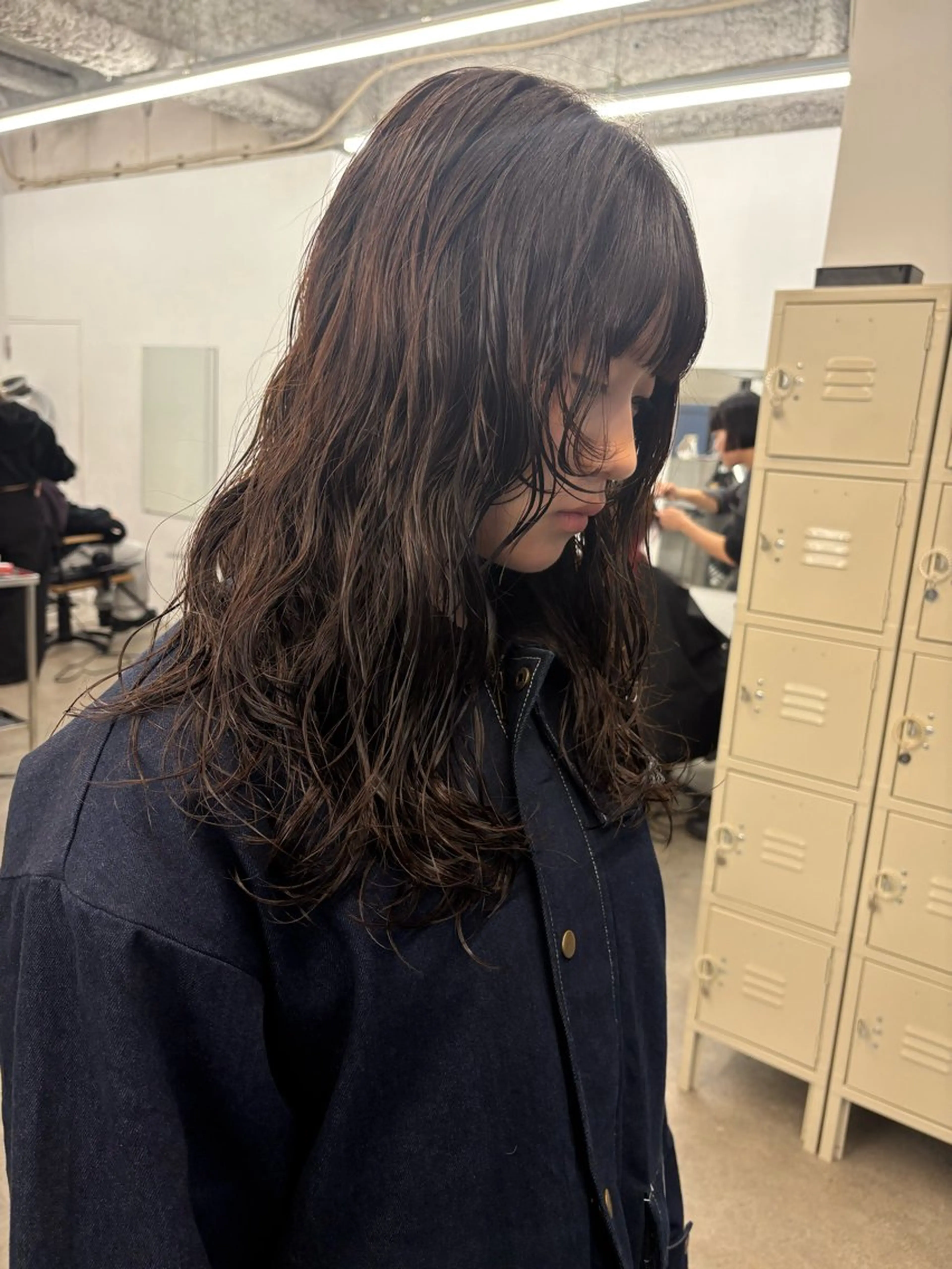 ロング パーマ レイヤーカット カット パーマ パーマ、ボブ、透明感 カラー、小須田ゆあのヘアスタイル