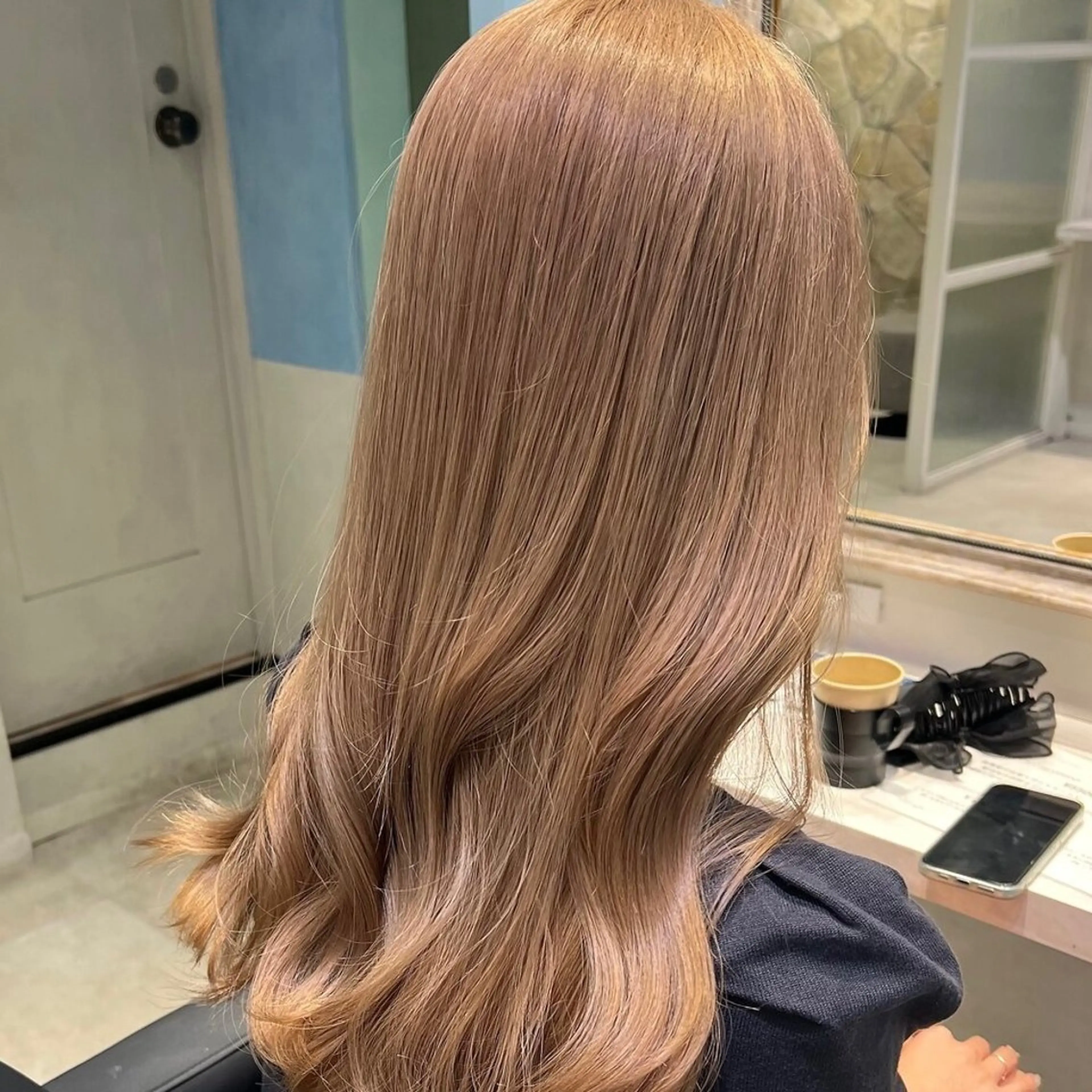ロング カラー ベージュカラー ブリーチ ハイトーンカラー ミルクティーベージュ 💖ブリーチ/暖色 𝐘𝐮𝐢💖のヘアスタイル