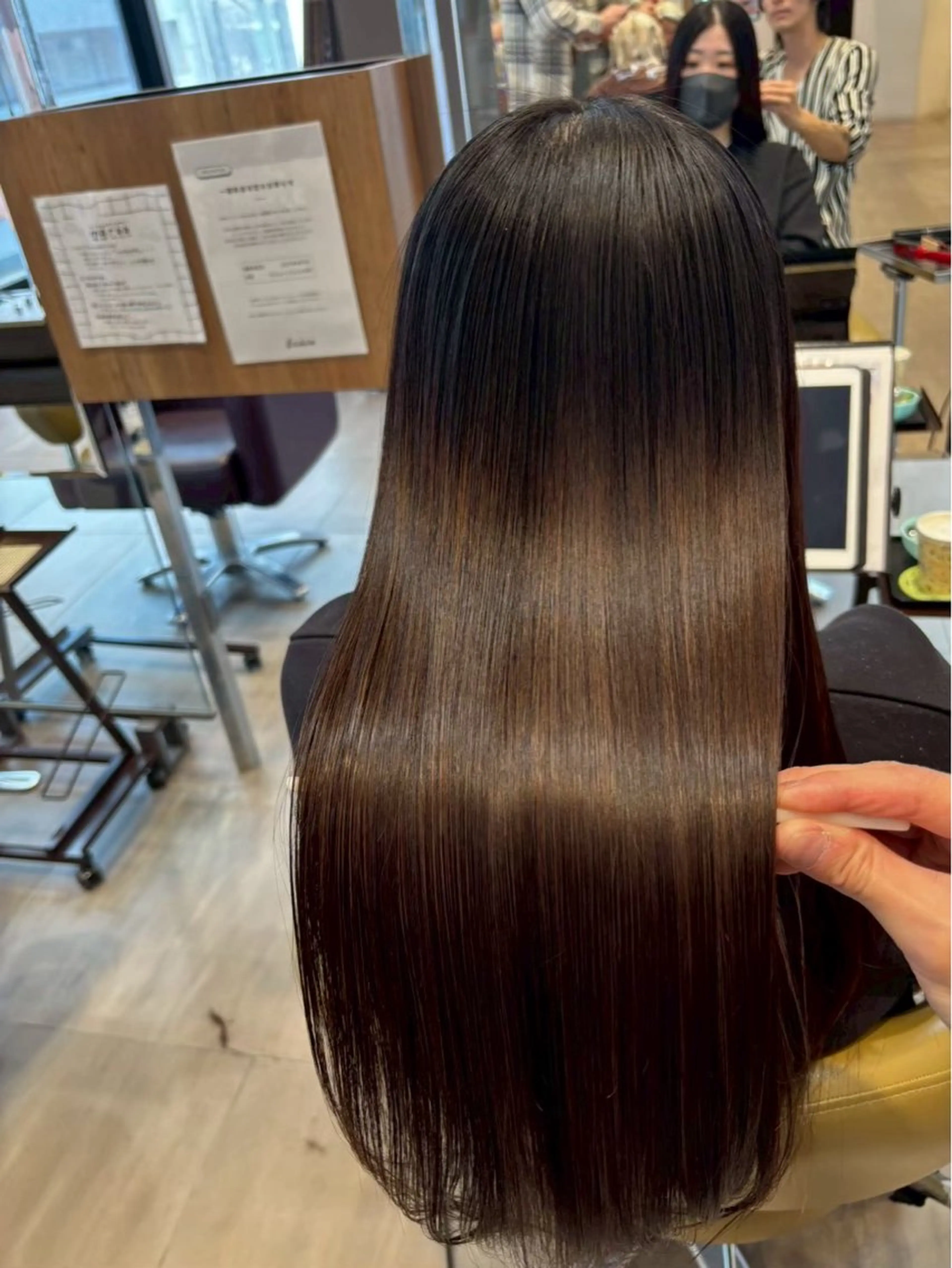 ロング わだ まゆのヘアスタイル