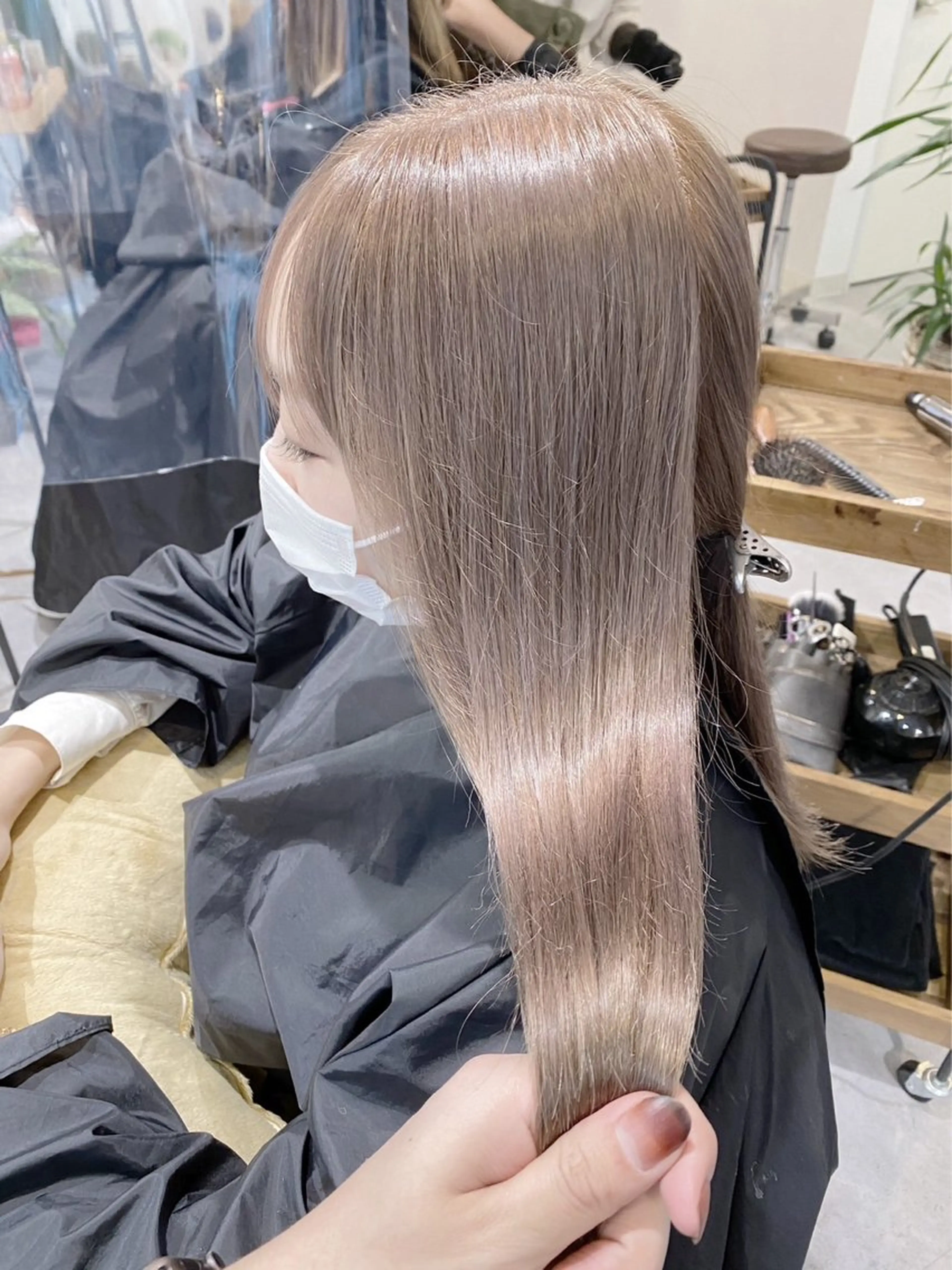 セミロング カラー ベージュカラー ミルクティーベージュ ROBIN所属・指名数No.1 /NAOYAのヘアスタイル