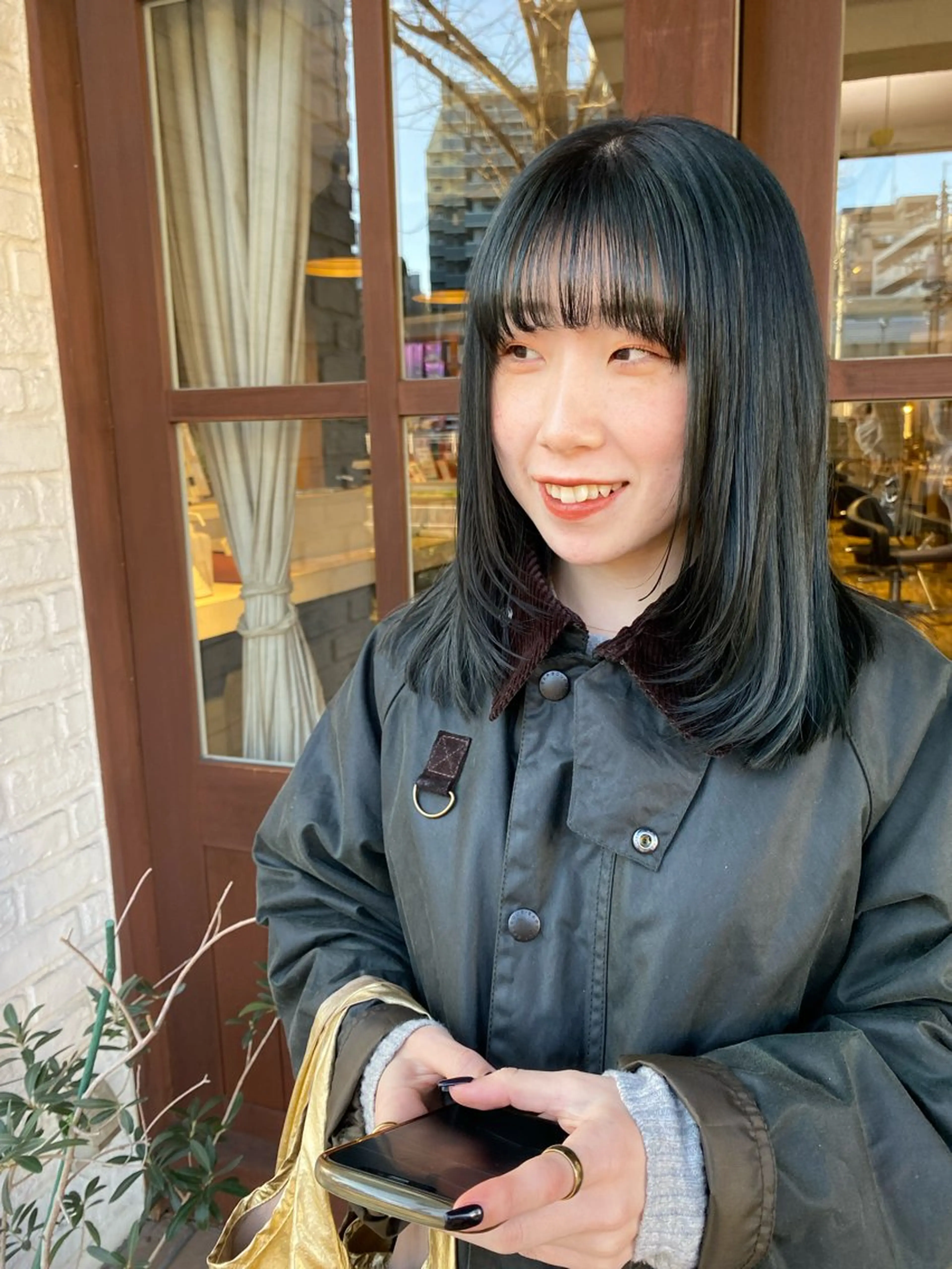 ミディアム カラー 顔まわりレイヤー レイヤーカット カット ヘアカラー Oggi西新店所属・浦田真代 ／ショートのヘアスタイル