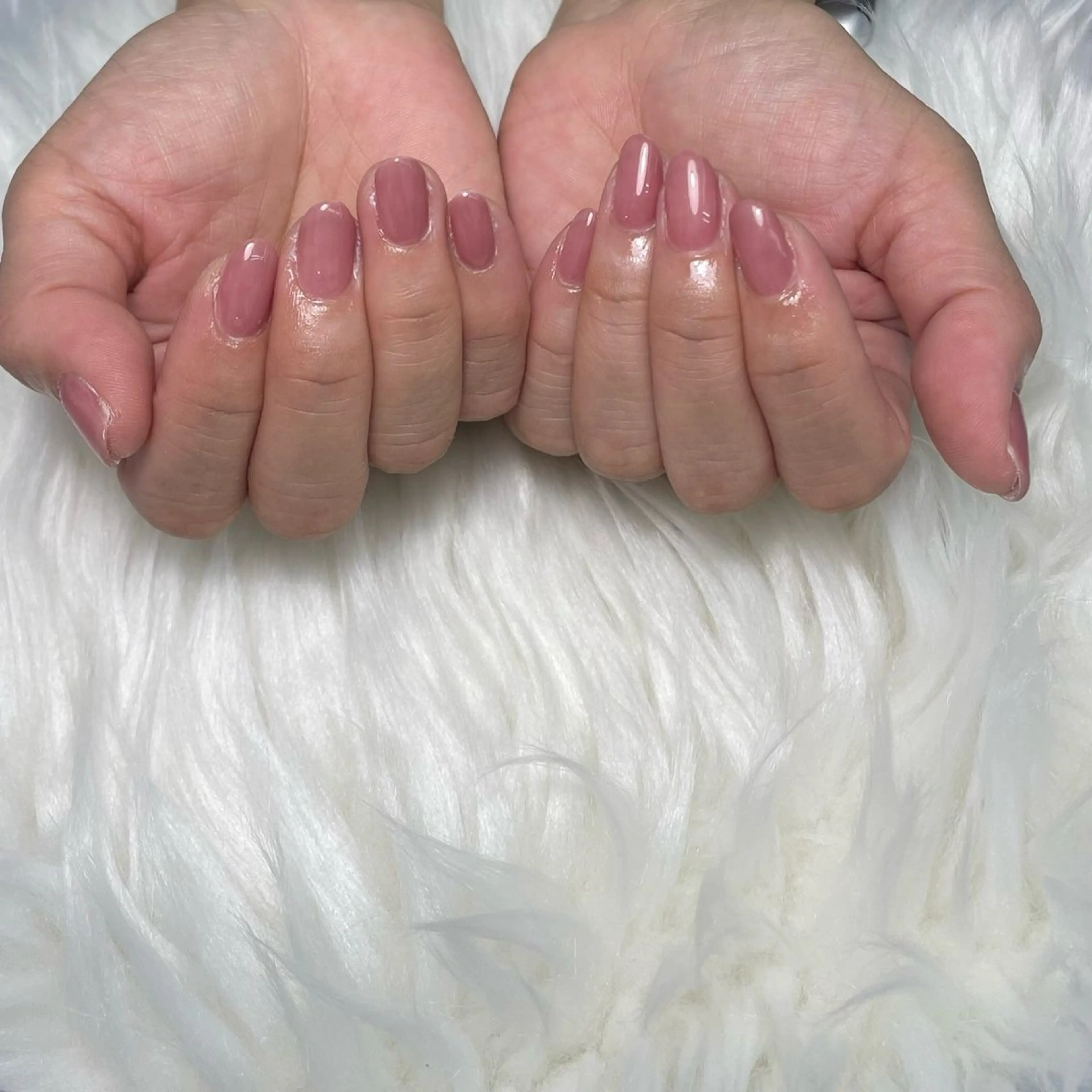 ネイル オフィスネイル ワンカラーネイル ピンク シンプルネイル ハンドネイル Queen Stella所属・Quee Stllaのネイルデザイン