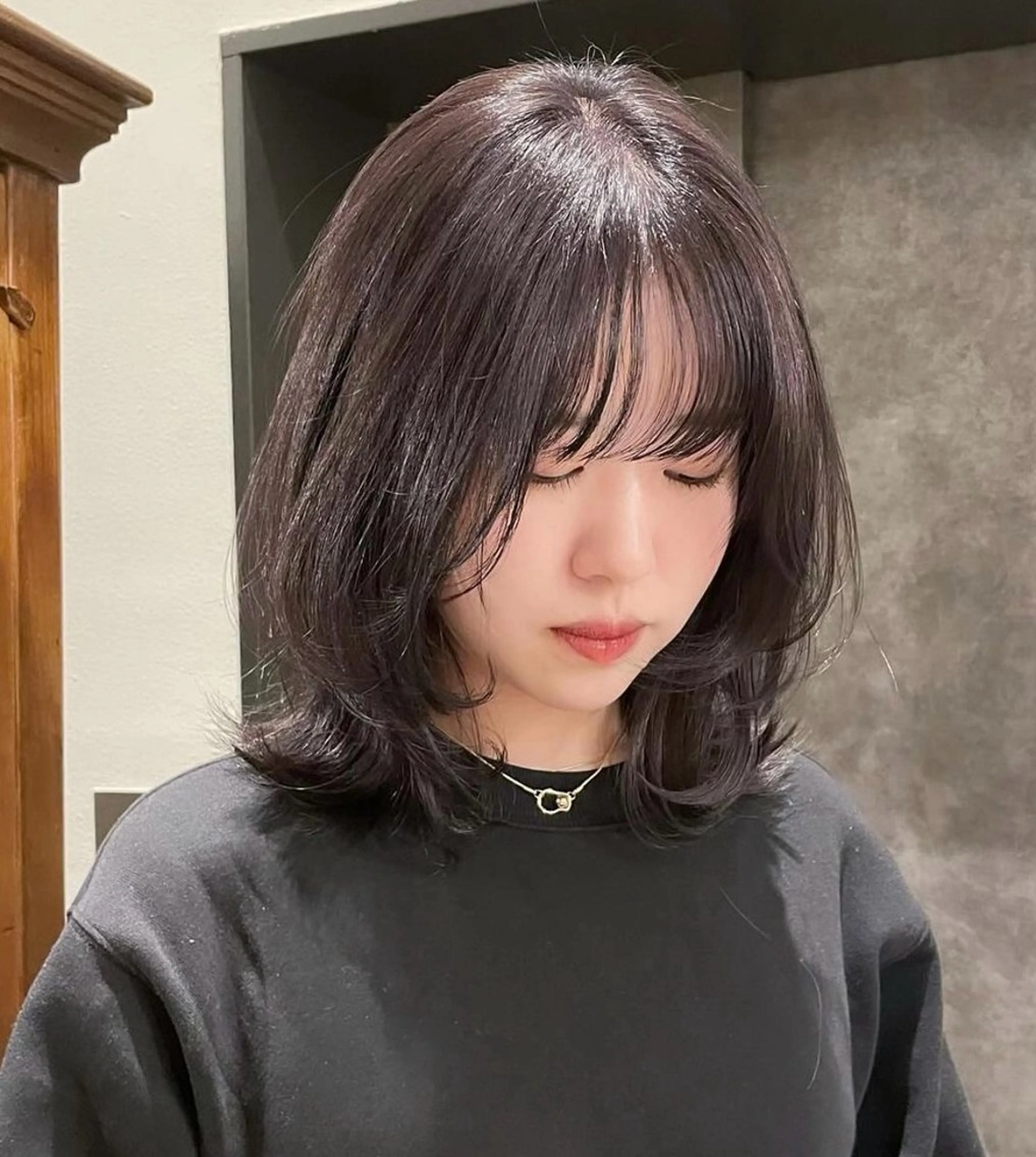 ミディアム カラー ミディアムレイヤー パープルカラー 韓国風ヘア レイヤーカット カット ヘアカラー tete nico所属・似合わせ/ヘアカラー nanami🌸のヘアスタイル