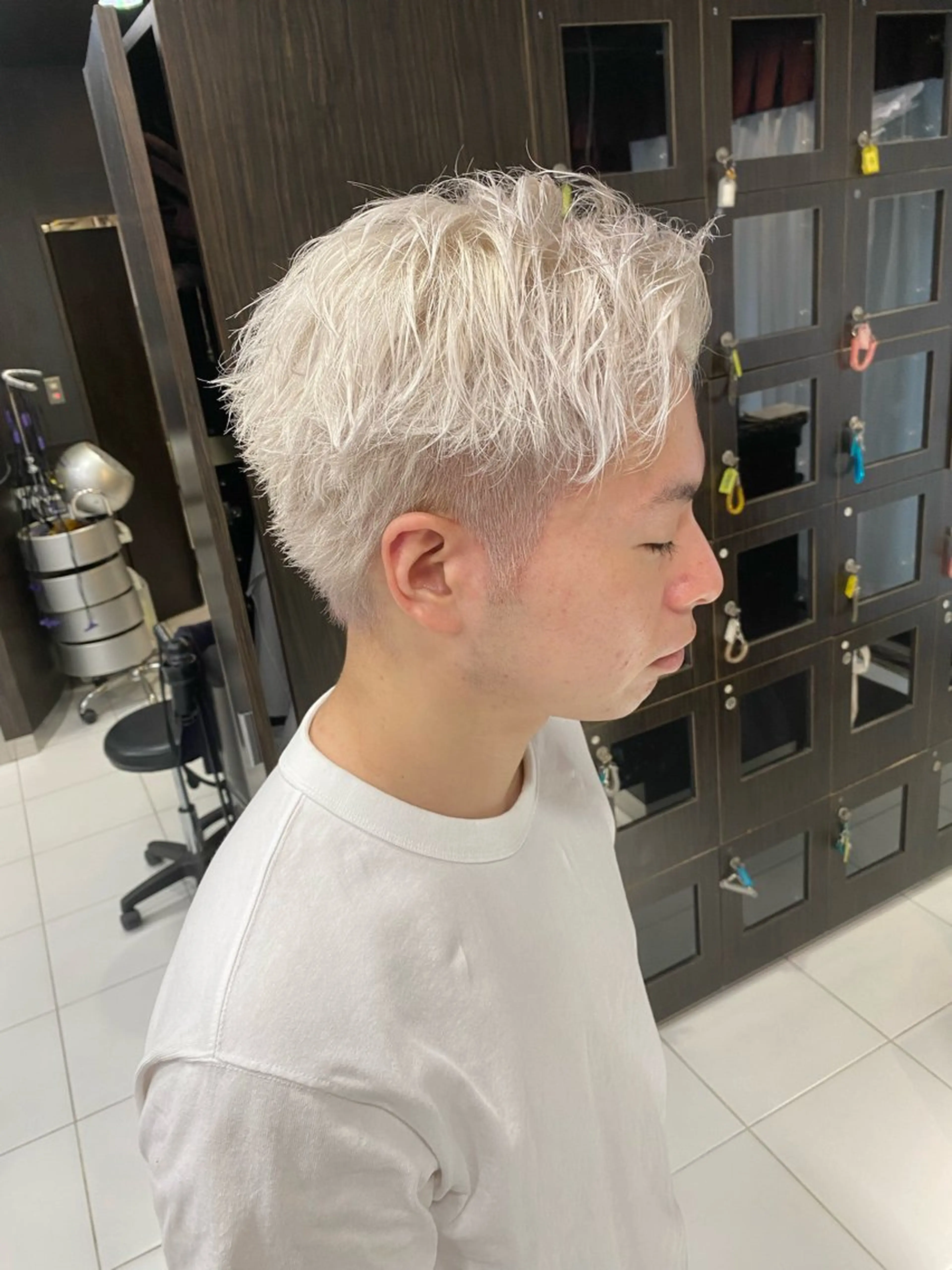 ショート カラー ヘアカラー トリートメント ホワイト/店長/カラ ー講師/錦糸町/岩崎のヘアスタイル