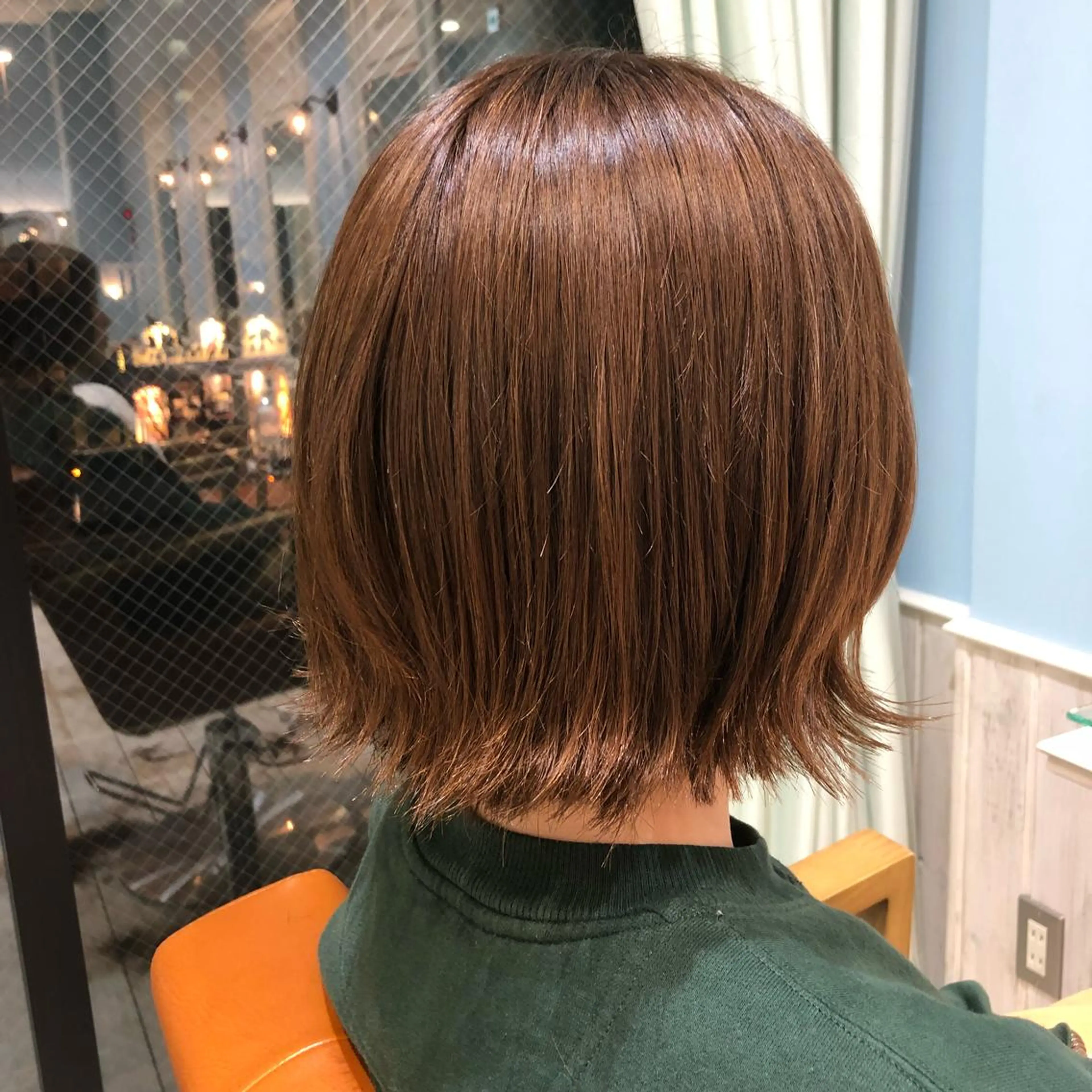 ショート 切りっぱなしボブ ボブ 外ハネヘア うる艶カラー 🫶🏼💭mikaのヘアスタイル