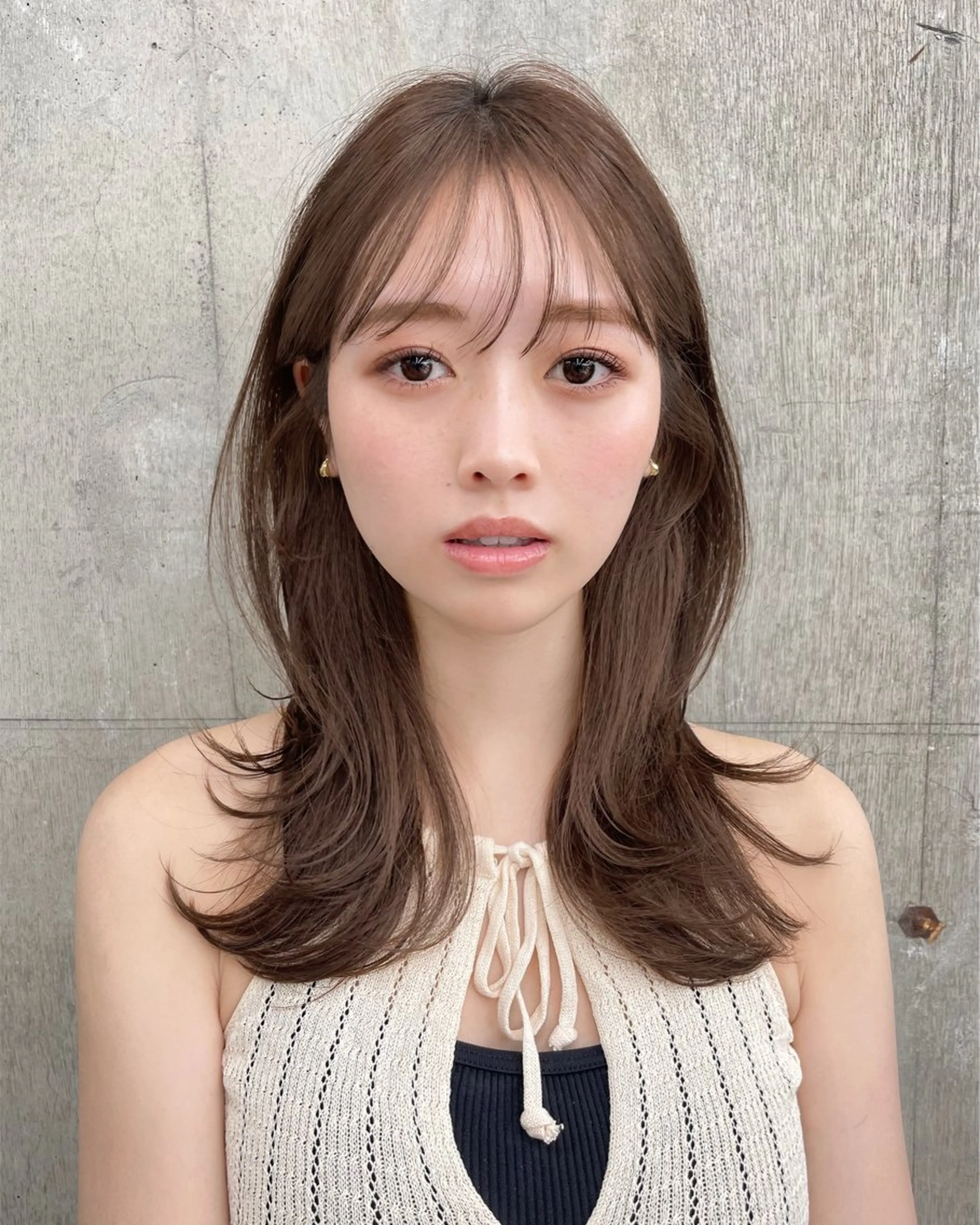 ミディアム カラー ヘアアレンジ ベージュカラー レイヤーカット カット ヘアカラー トリートメント ヘッドスパ ヘアセット 【柔らか透明感✨/ 似合せ前髪】大石葉月のヘアスタイル