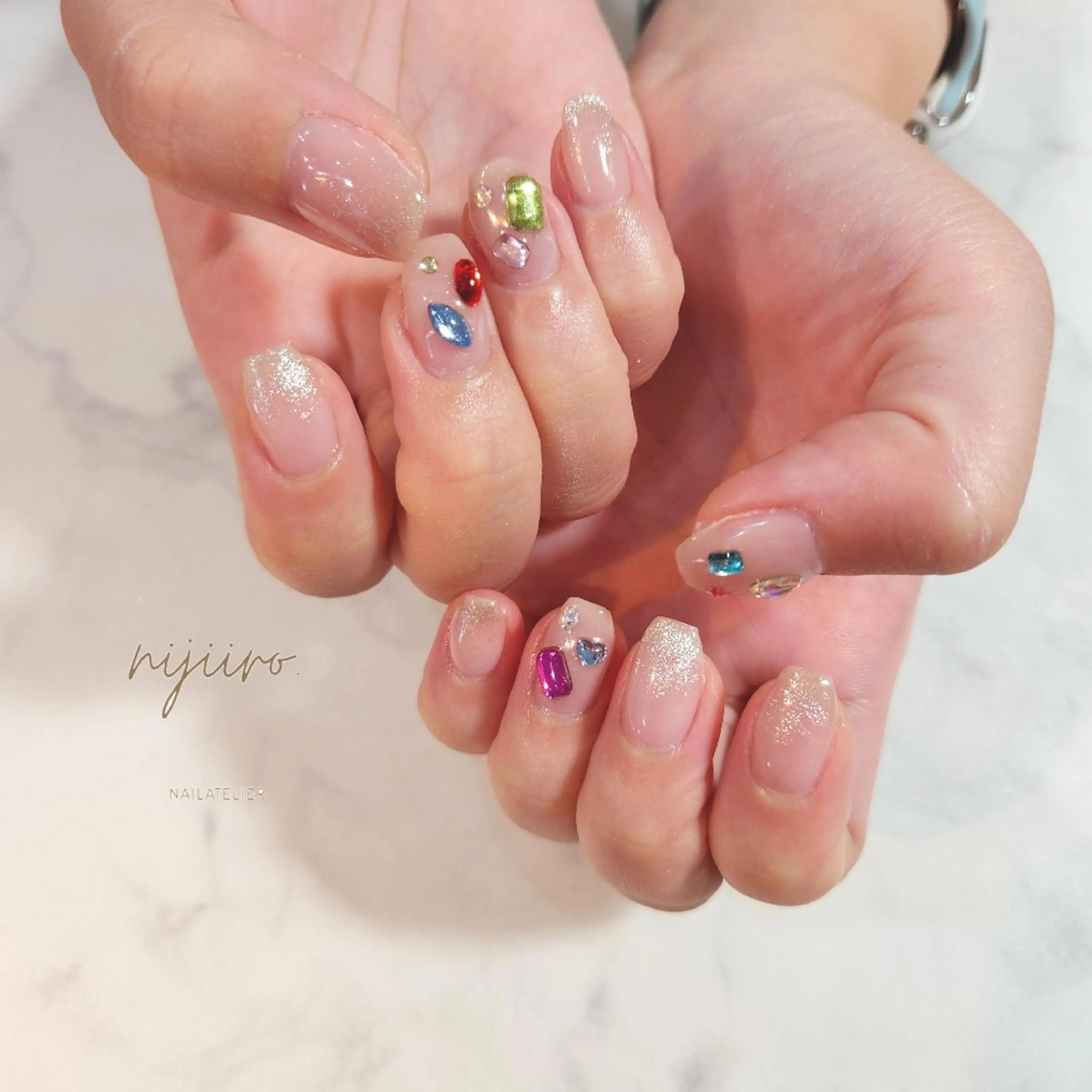 ネイル ハンドネイル nailatelier nijiiro.所属・nijiiro🌈 サトウのネイルデザイン
