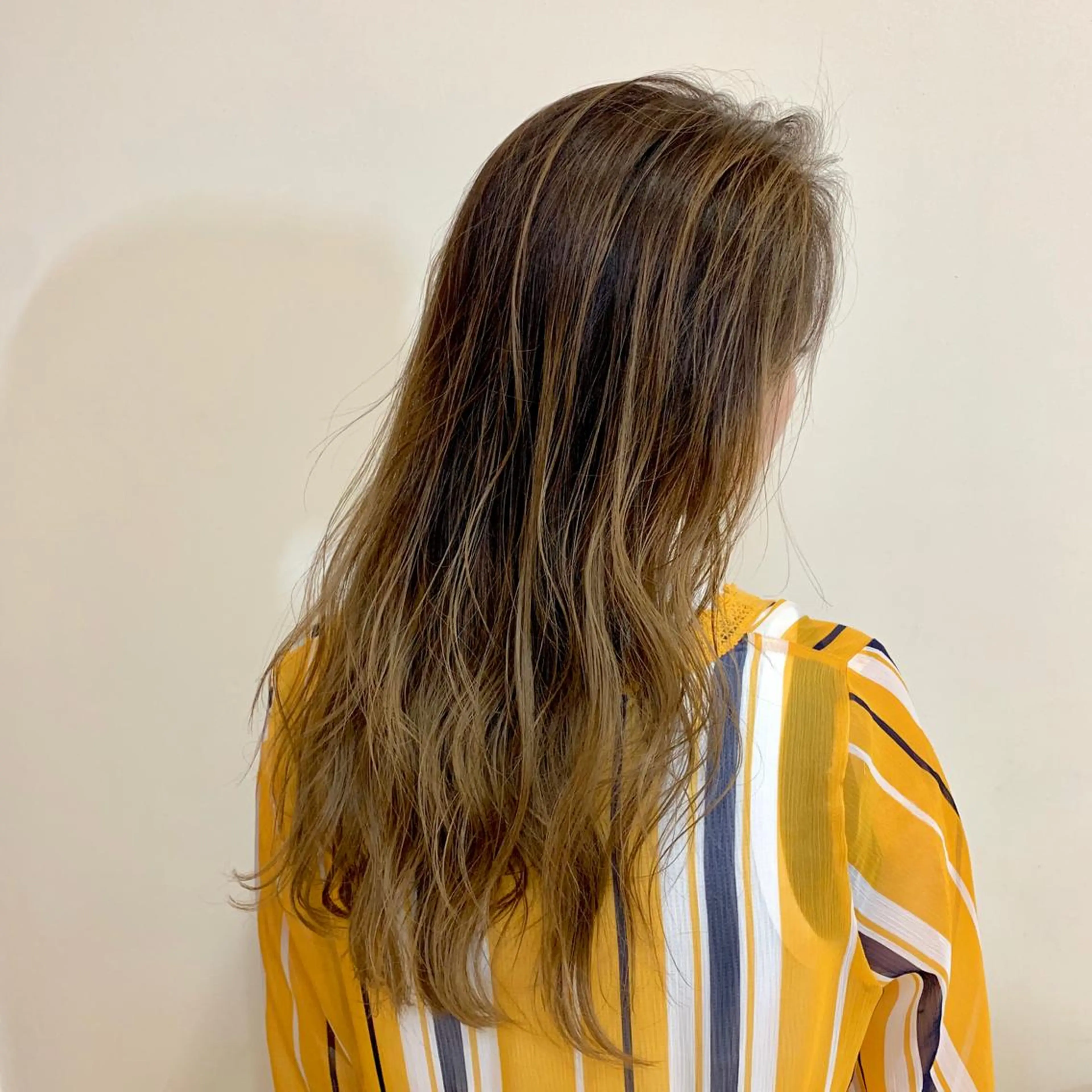 カラー JUNYA 海外ガールヘアのヘアスタイル