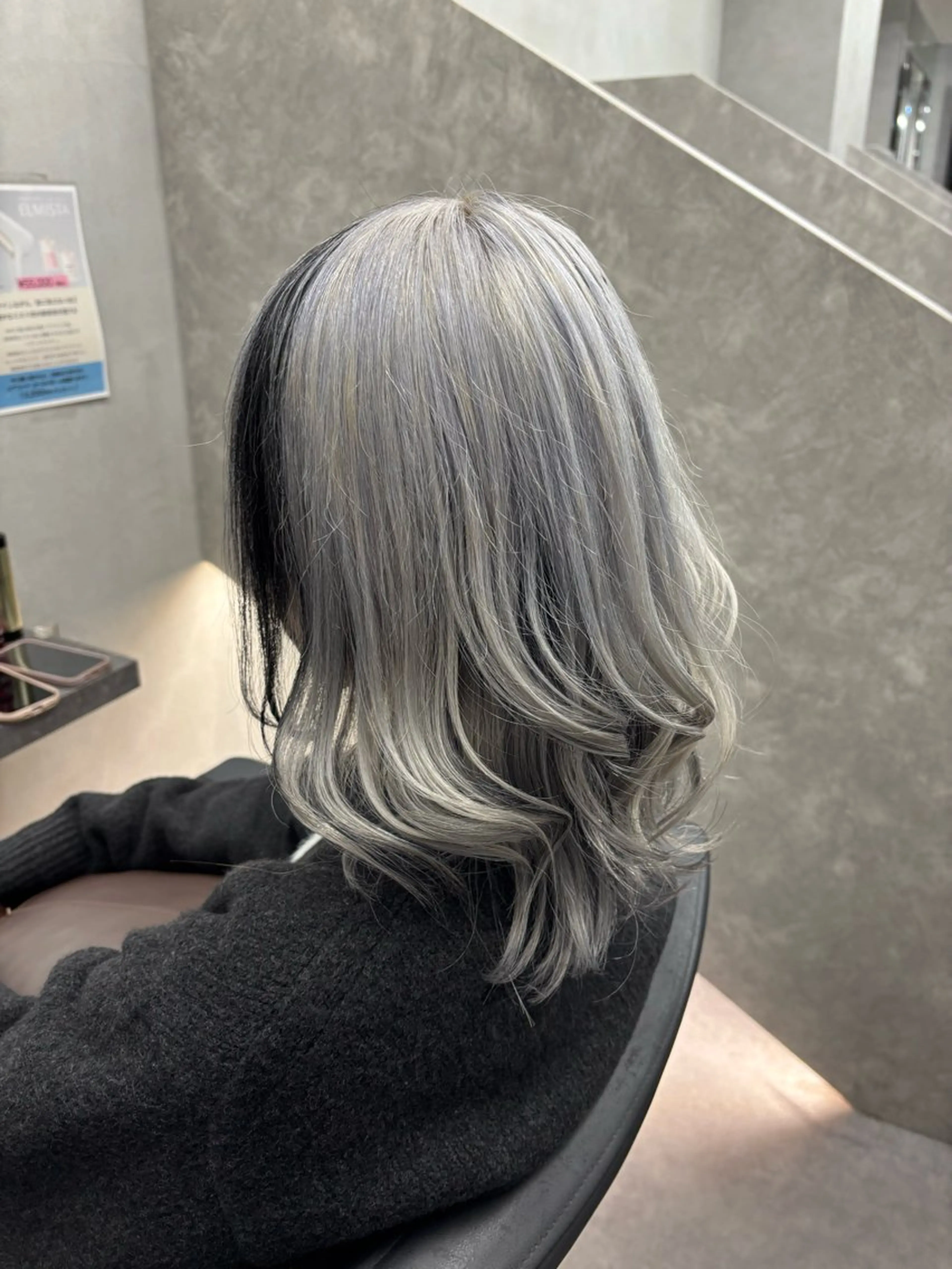 ミディアム カラー 黒髪 シルバー ホワイトシルバー カット ヘアカラー ハイトーン/北堀江 💎Shoseiのヘアスタイル