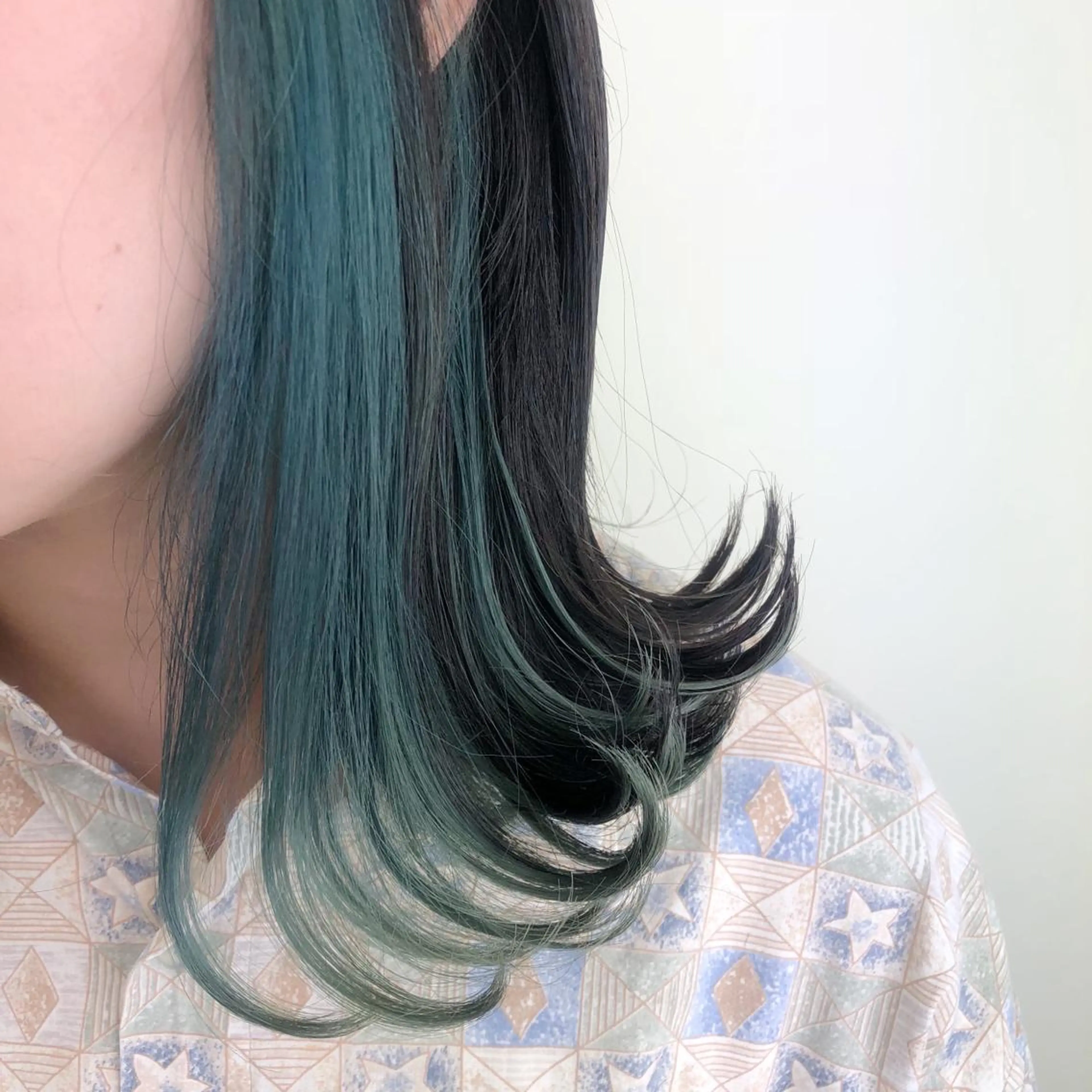 ミディアム カラー ブリーチ ケアブリーチ ダブルカラー グラデーションカラー インナーカラー インナーカラー/推し ウルフ/アニメカラーのヘアスタイル