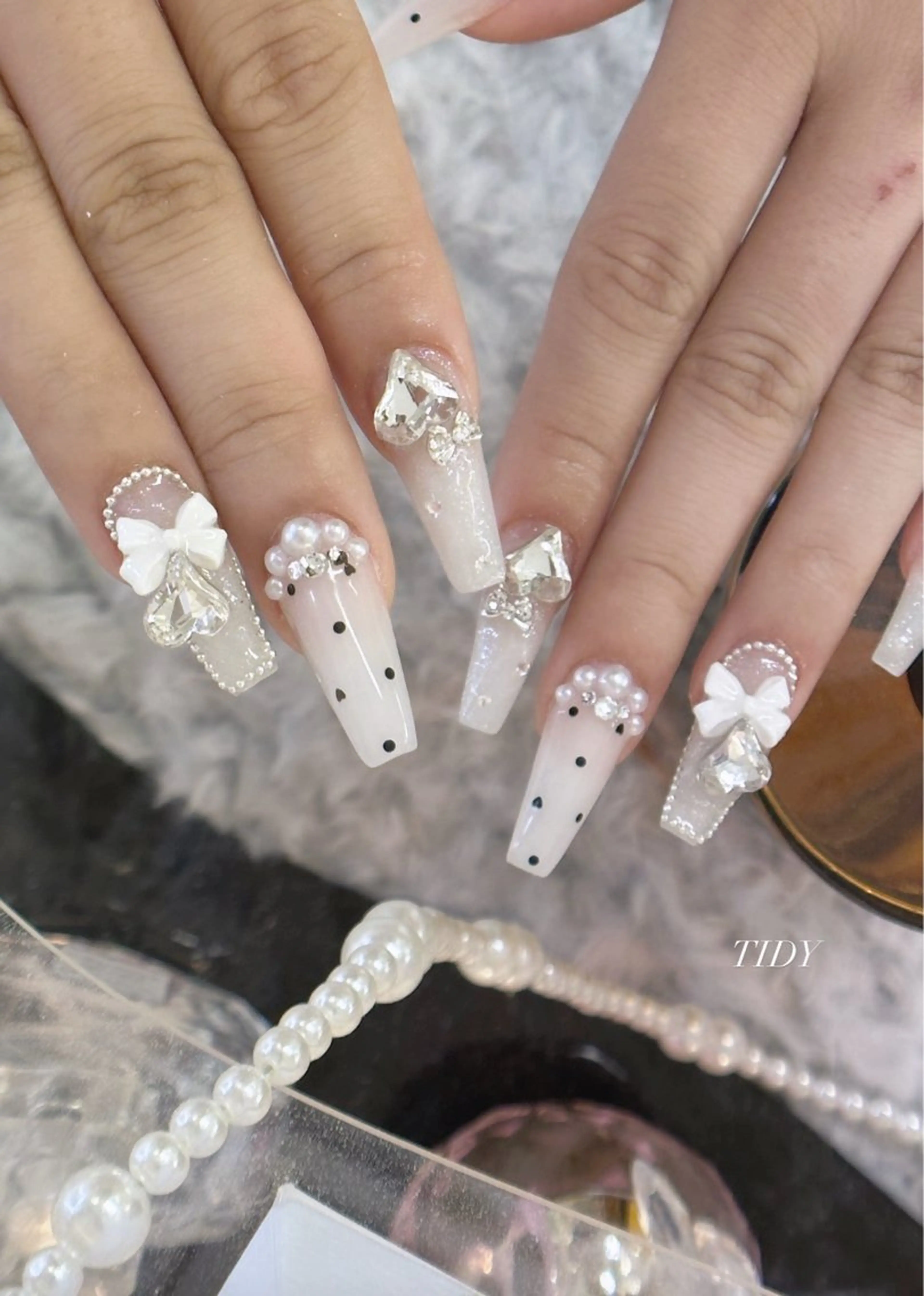 ネイル 長さ出し フットネイル ジェルネイル キラキラネイル 韓国ネイル TIDY M&Mのネイルデザイン