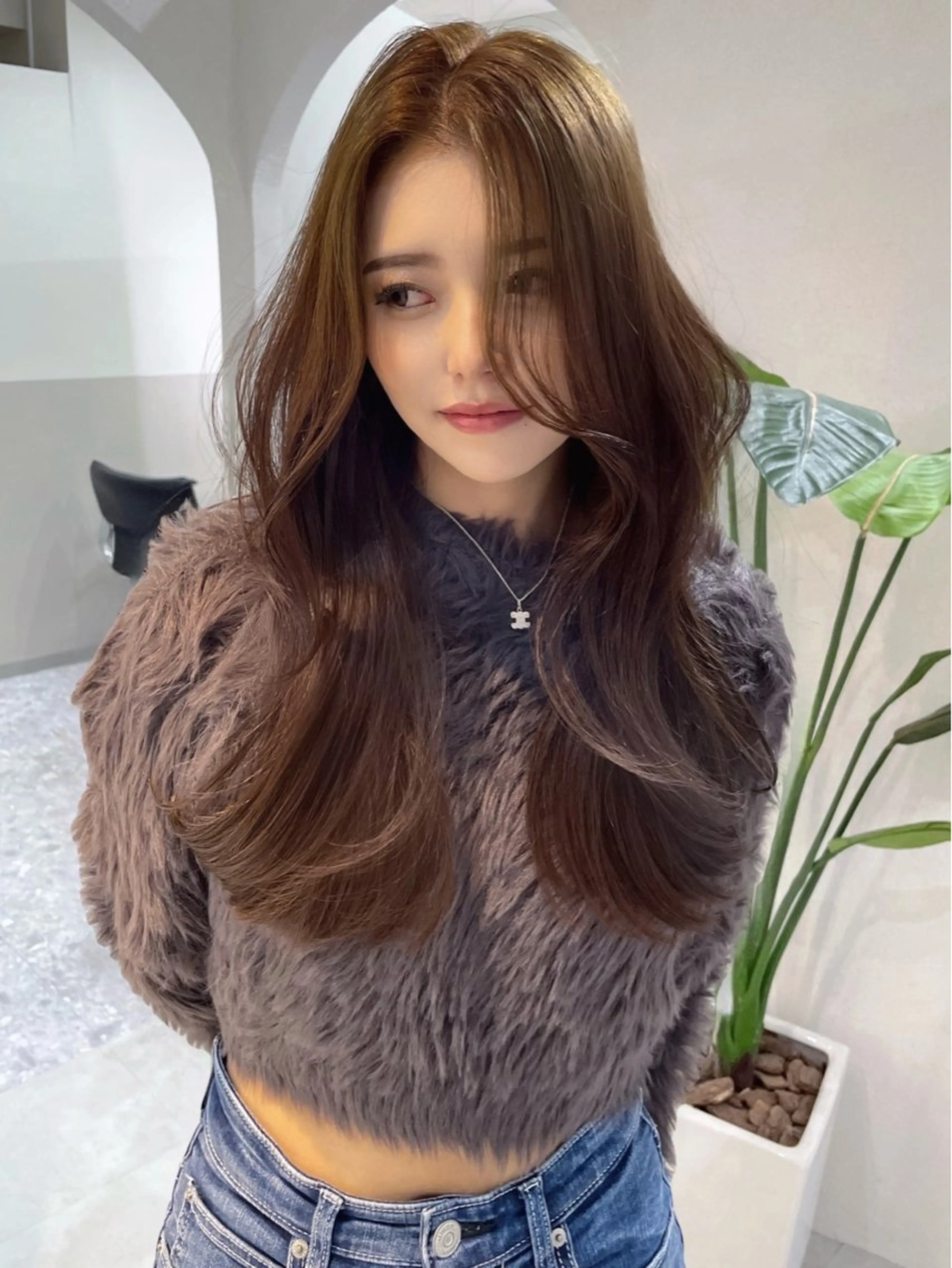 セミロング カット ヘアカラー トリートメント レイヤーカット 新川栄一朗のヘアスタイル