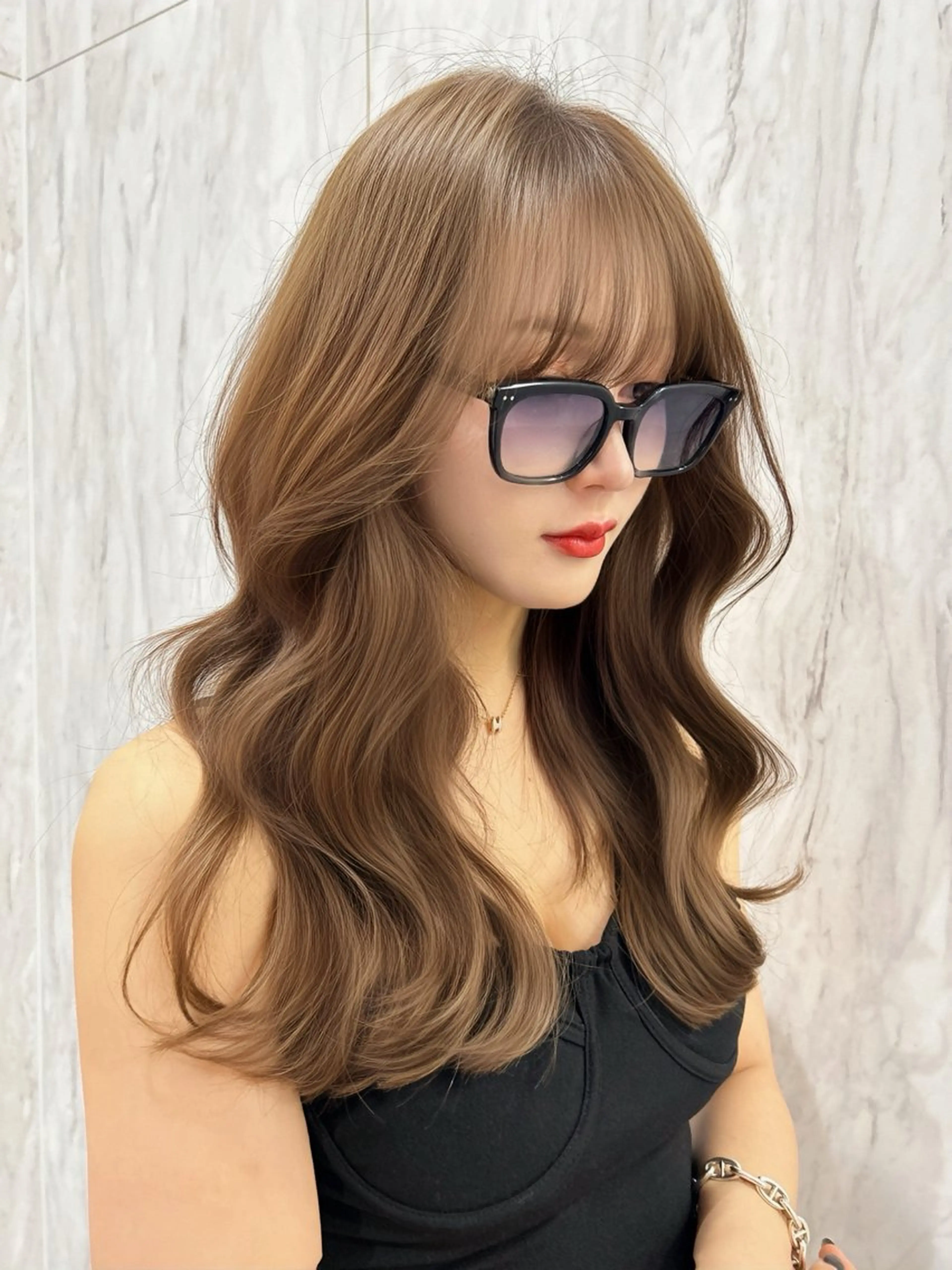 ロング 🥇KEN /レイヤー/艶カラーのヘアスタイル