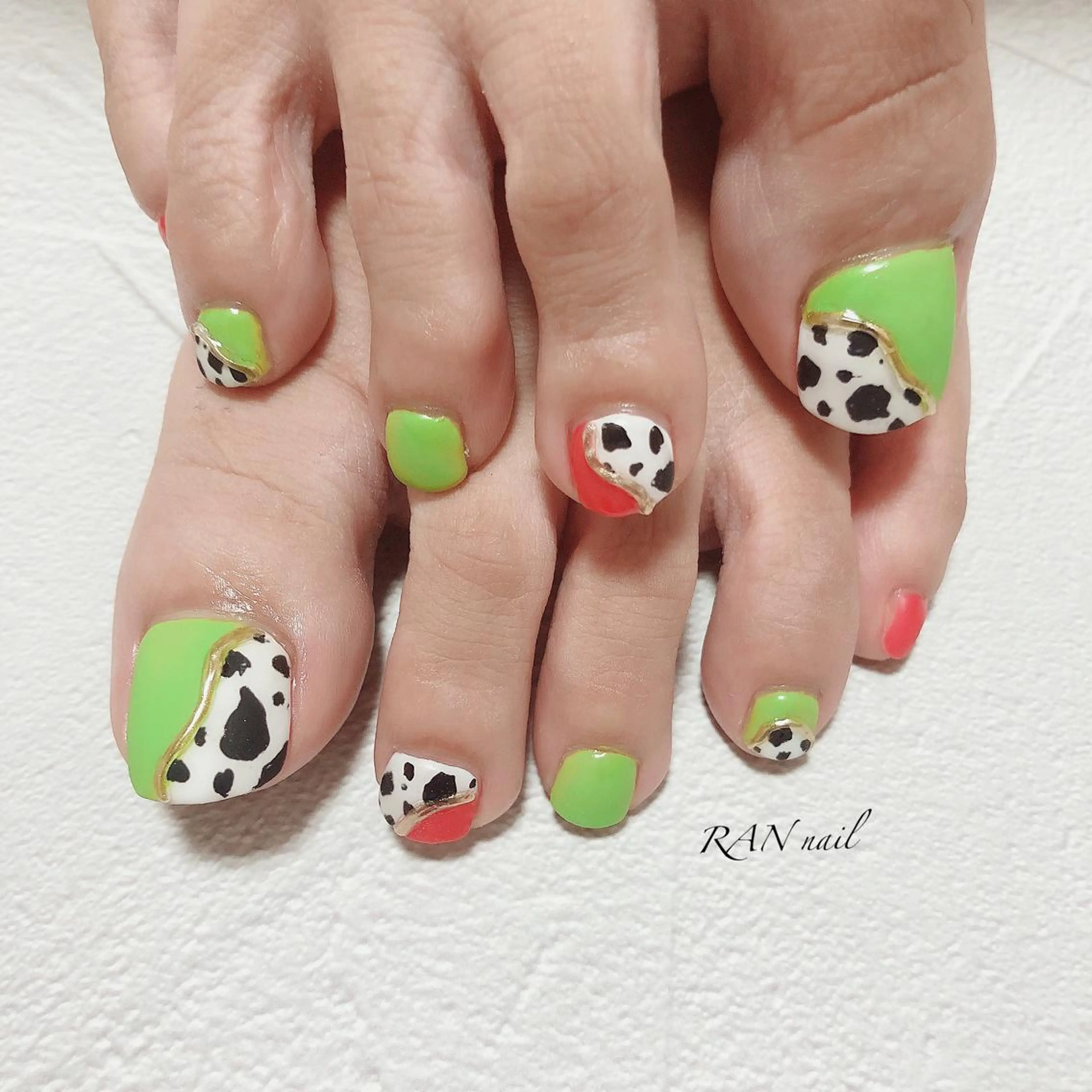 ネイル アニマル柄 フットネイル オフィスネイル 夏ネイル RAN nail 〜ランネイル〜所属・RAN nailのネイルデザイン