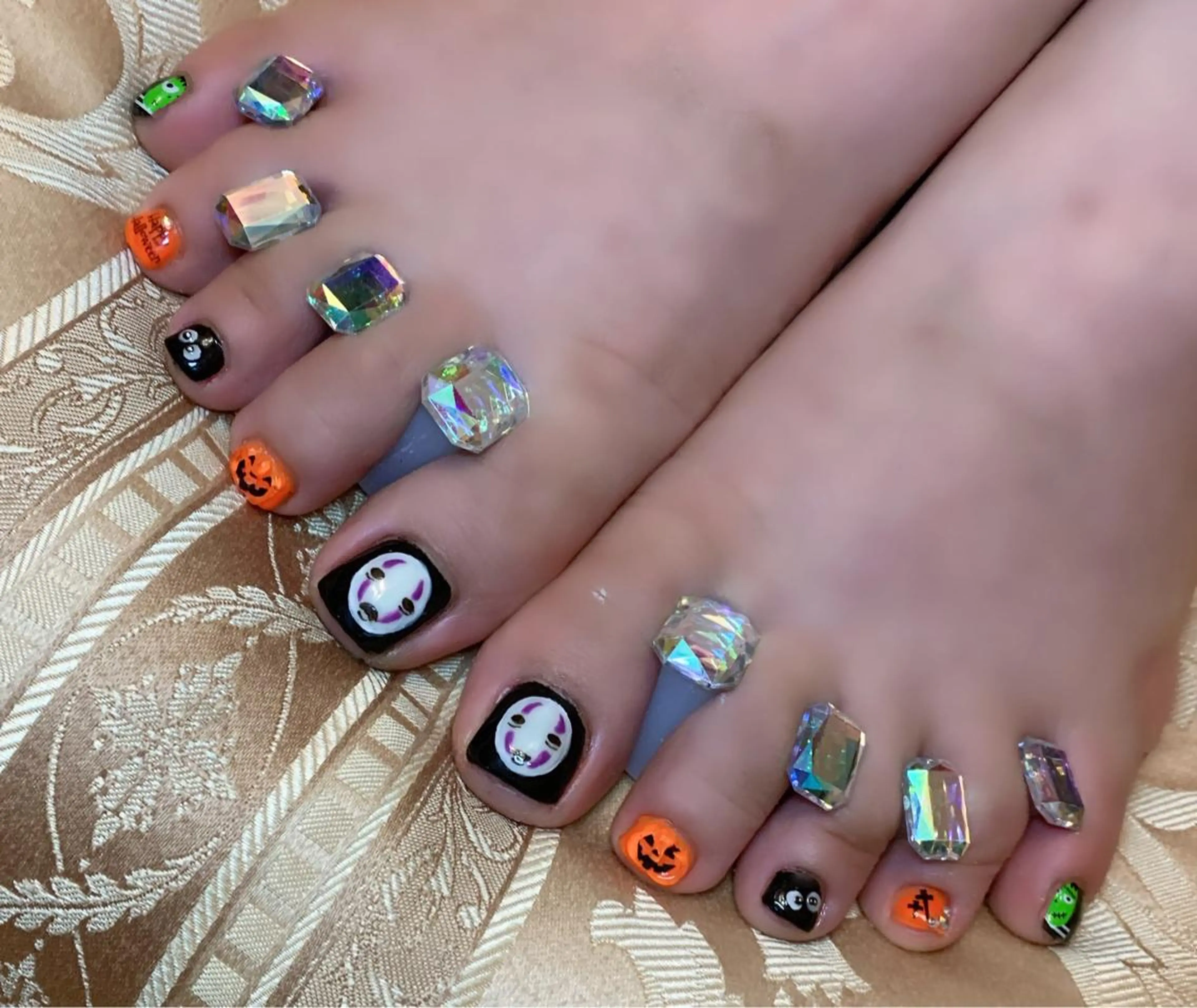 ネイル アニマル柄 アートネイル フットネイル ハロウィン ニュアンスネイル x.1.0.nail ♡Cのネイルデザイン