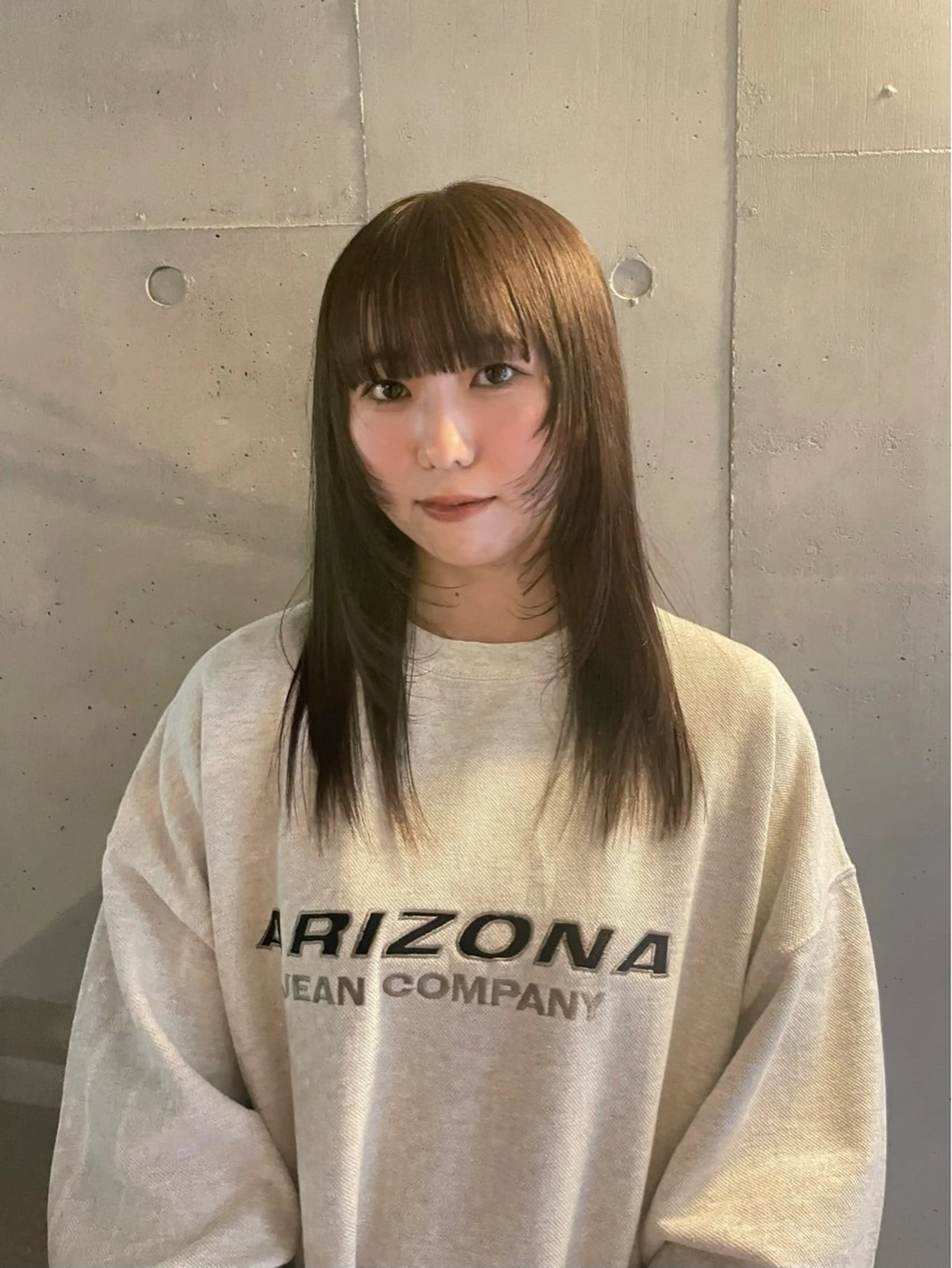 ミディアム 顔周りカット レイヤーカット カット ミルクティーベージュ ブリーチ🖤サヤカのヘアスタイル