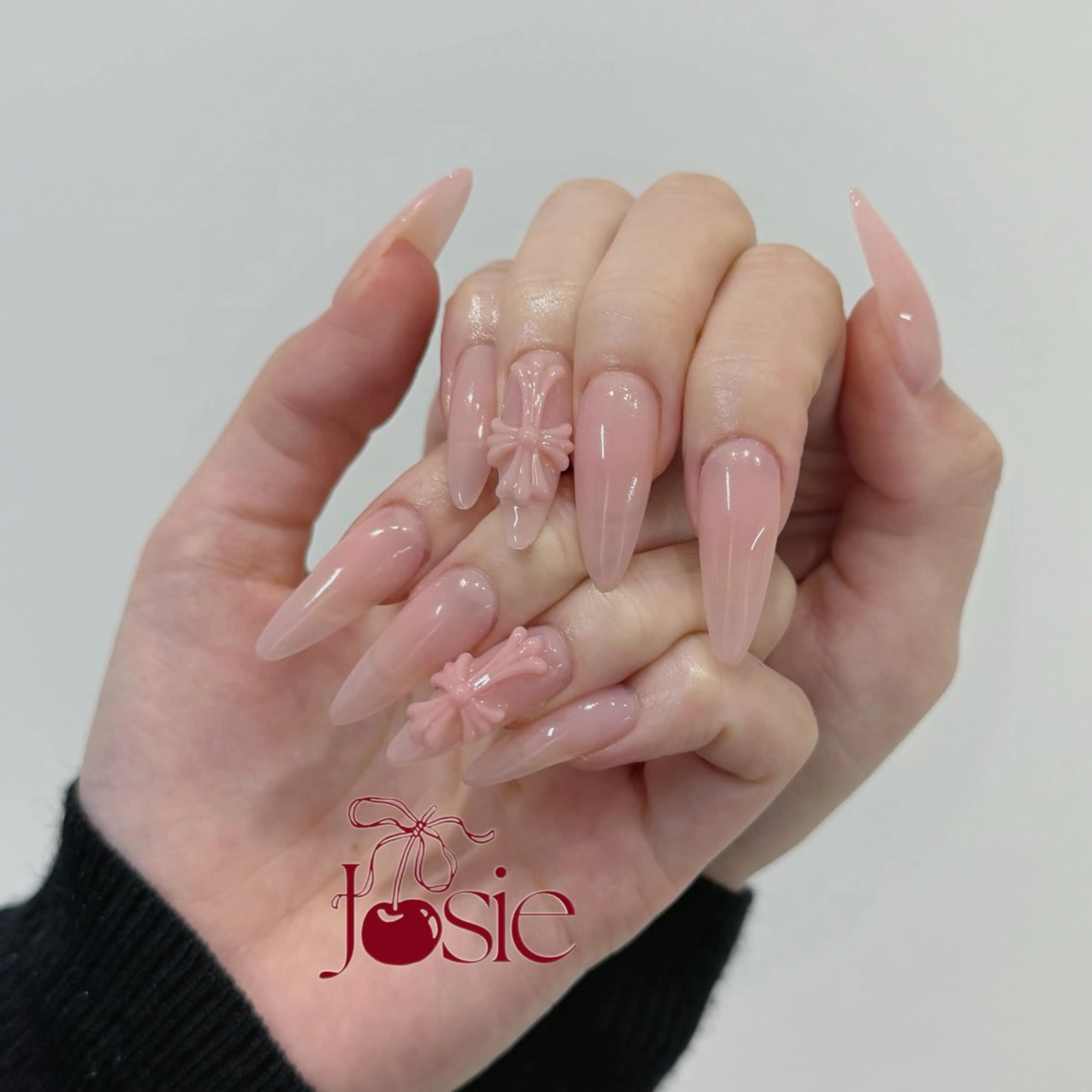 ネイル キラキラネイル 韓国ネイル ロングネイル ワンホンネイル ハンドネイル Josie nail salonのネイルデザイン