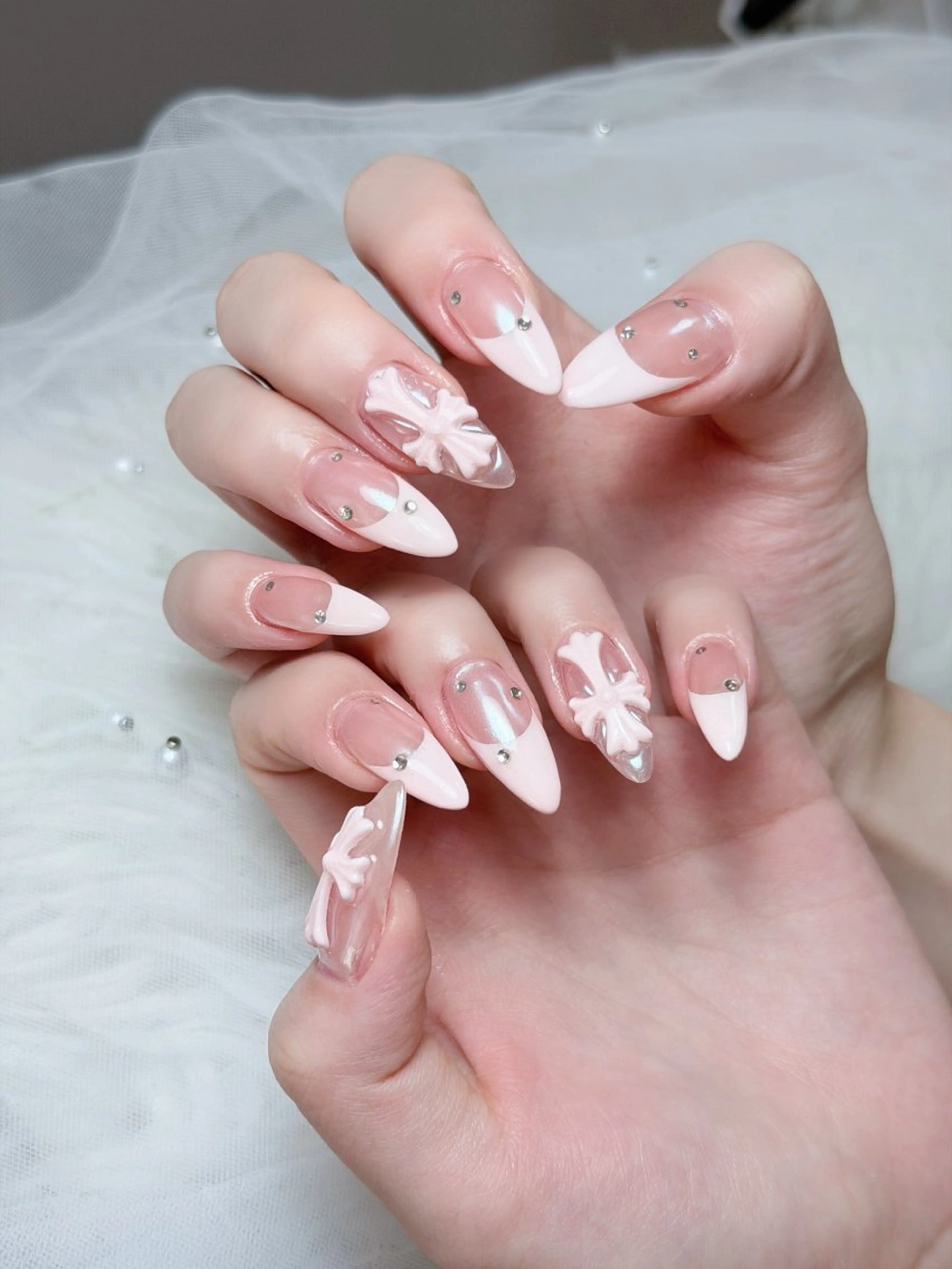 ネイル チークネイル ドット フレンチネイル グラデーション ハート ハンドネイル Julli NailStudioのネイルデザイン