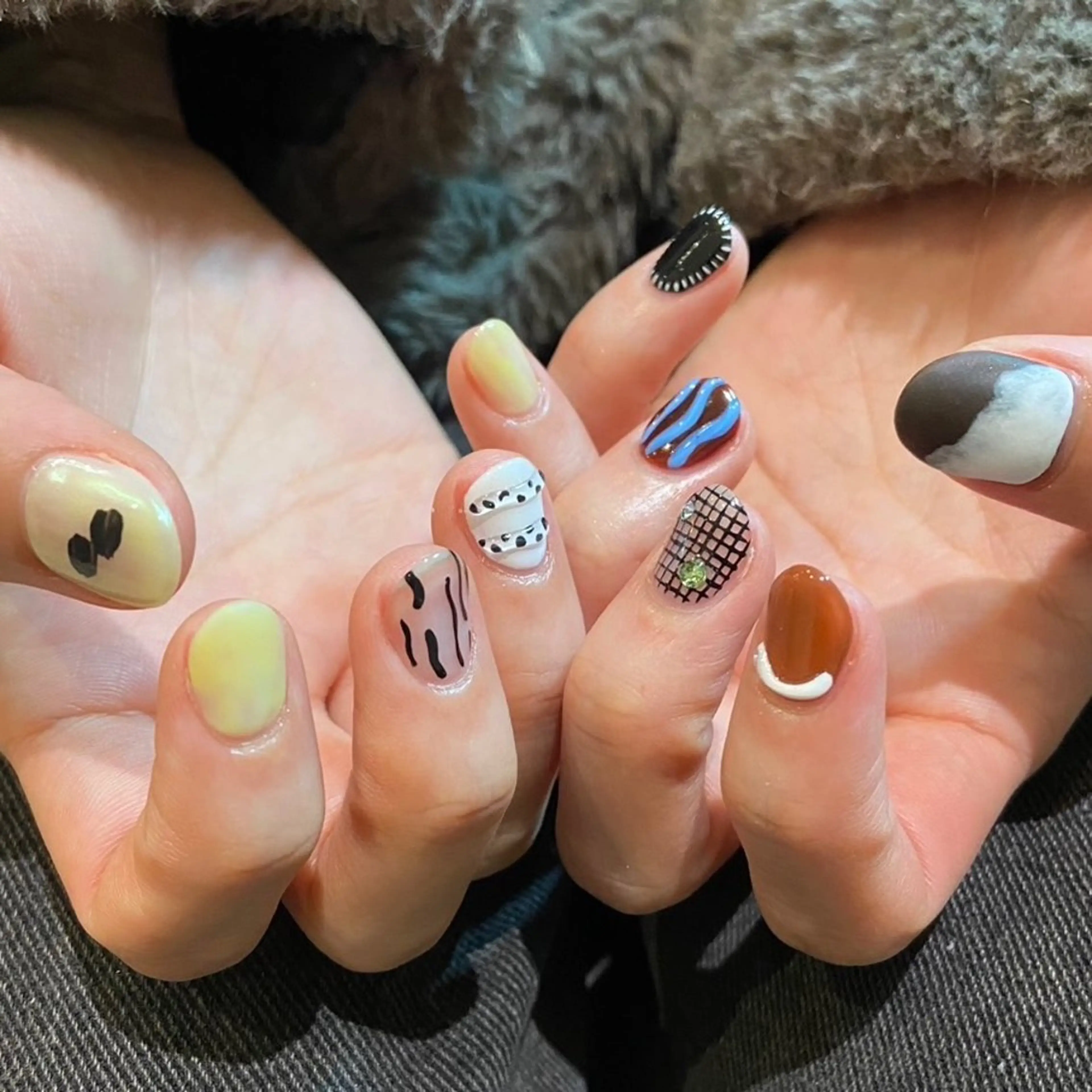 ネイル ミラーネイル ハンドネイル shio ♡ 1月予約受付中のネイルデザイン