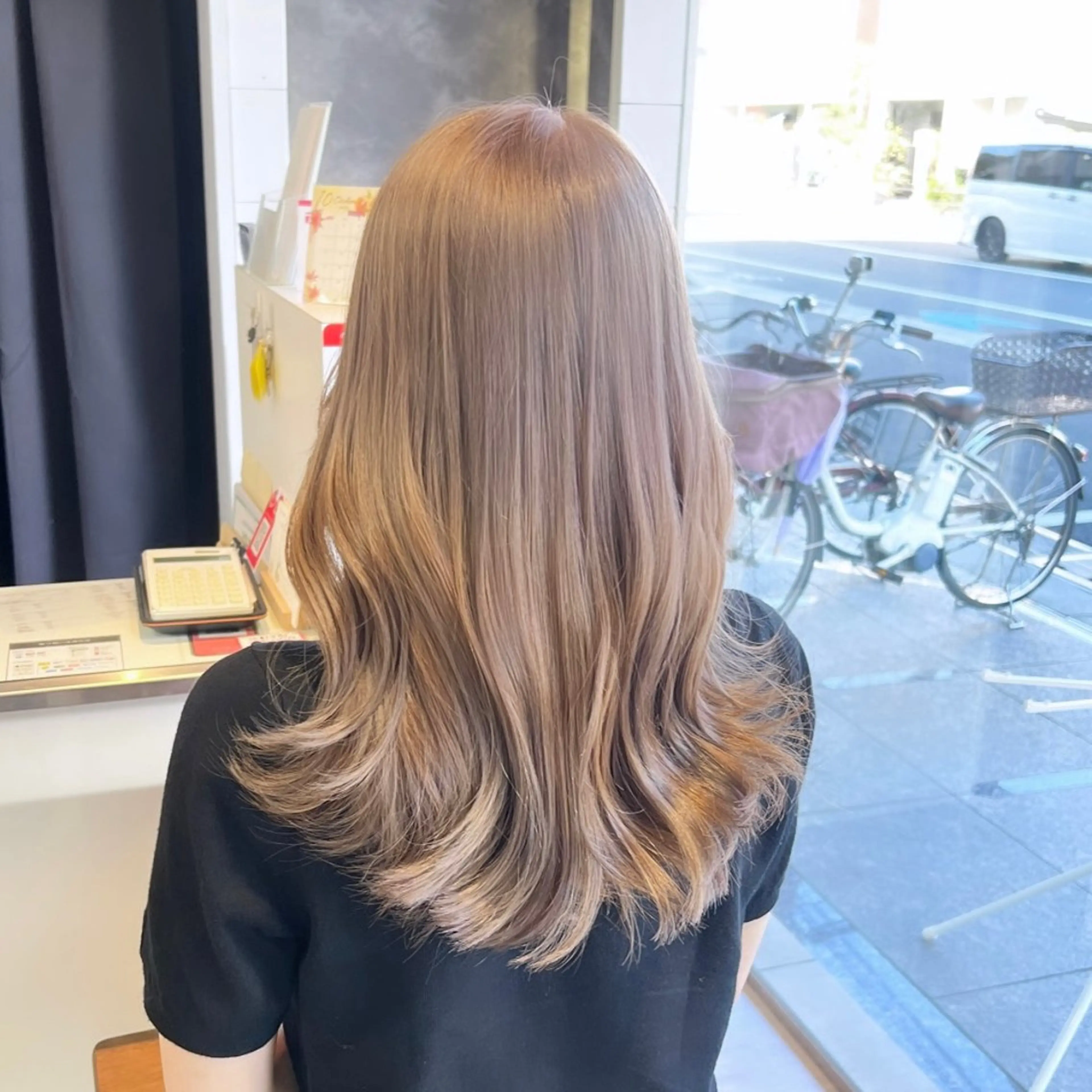 セミロング カラー three若林 那津のヘアスタイル