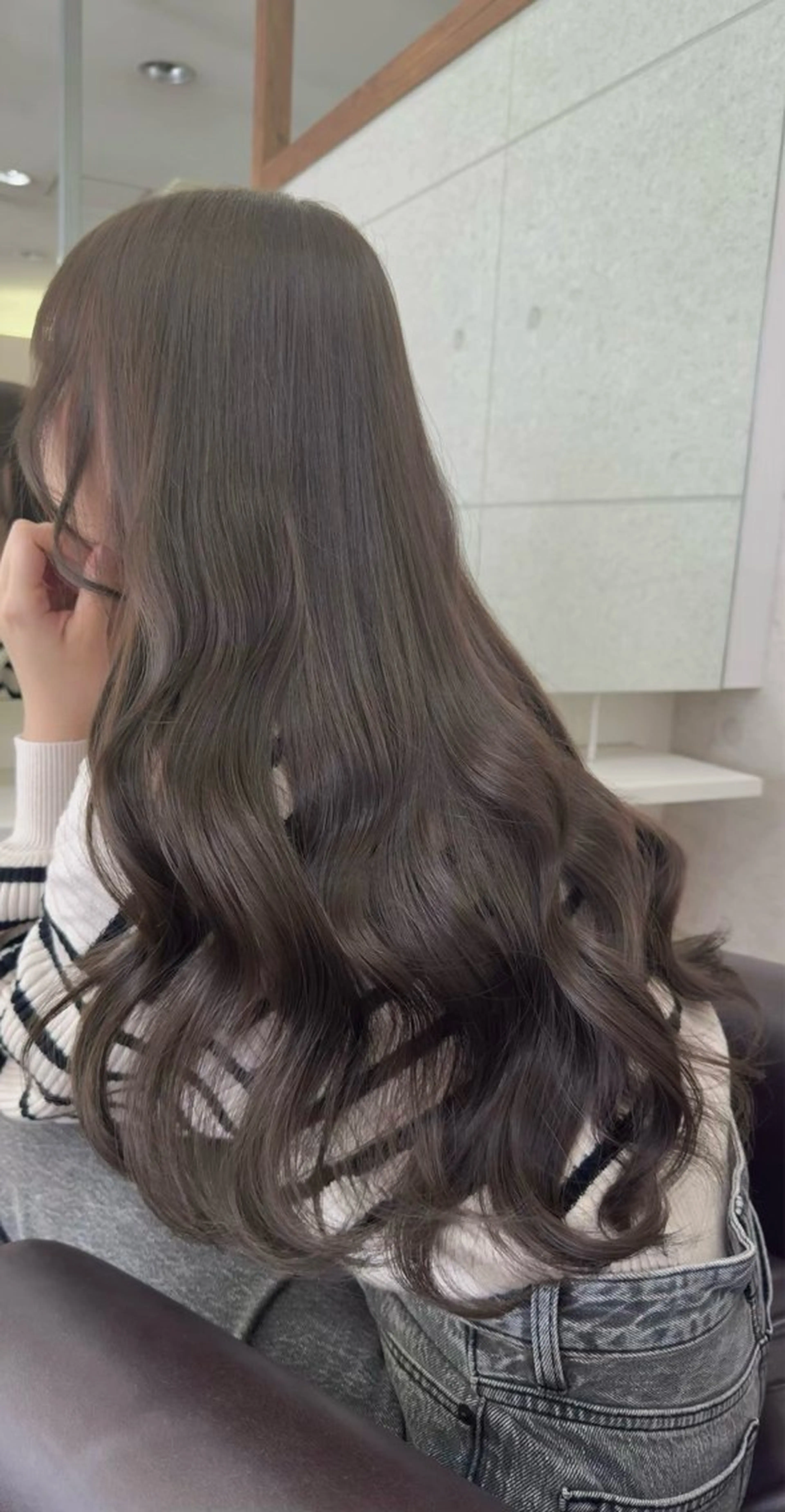 カラー Hip's eyes meiのヘアスタイル