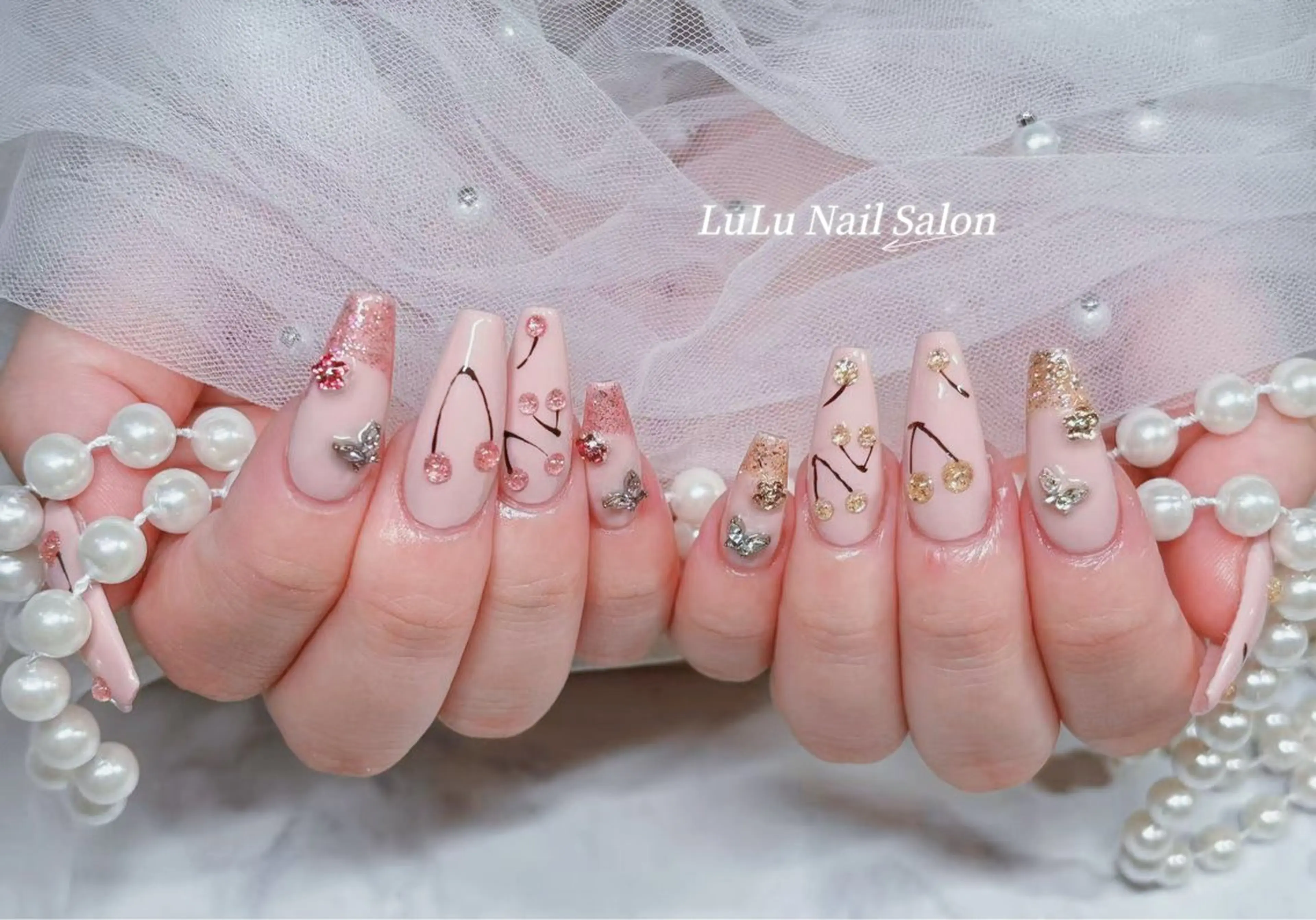 ネイル ハンドネイル LULU Nail  Salon 新宿所属・LU LU NailSalonのネイルデザイン