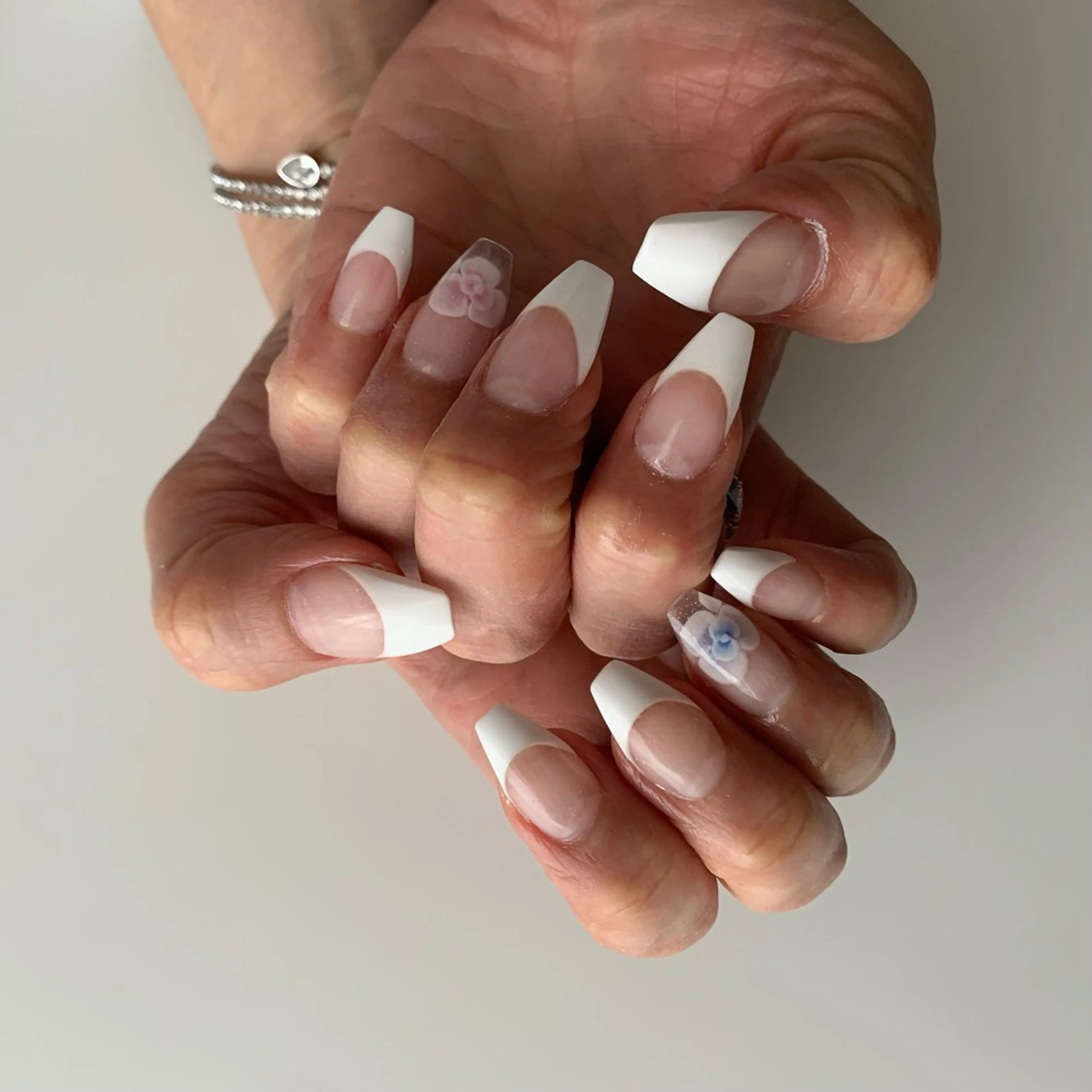 ネイル ブルー クリアネイル ピンク ⭐︎休業中の練習⭐︎ JNA認定講師髙橋のネイルデザイン