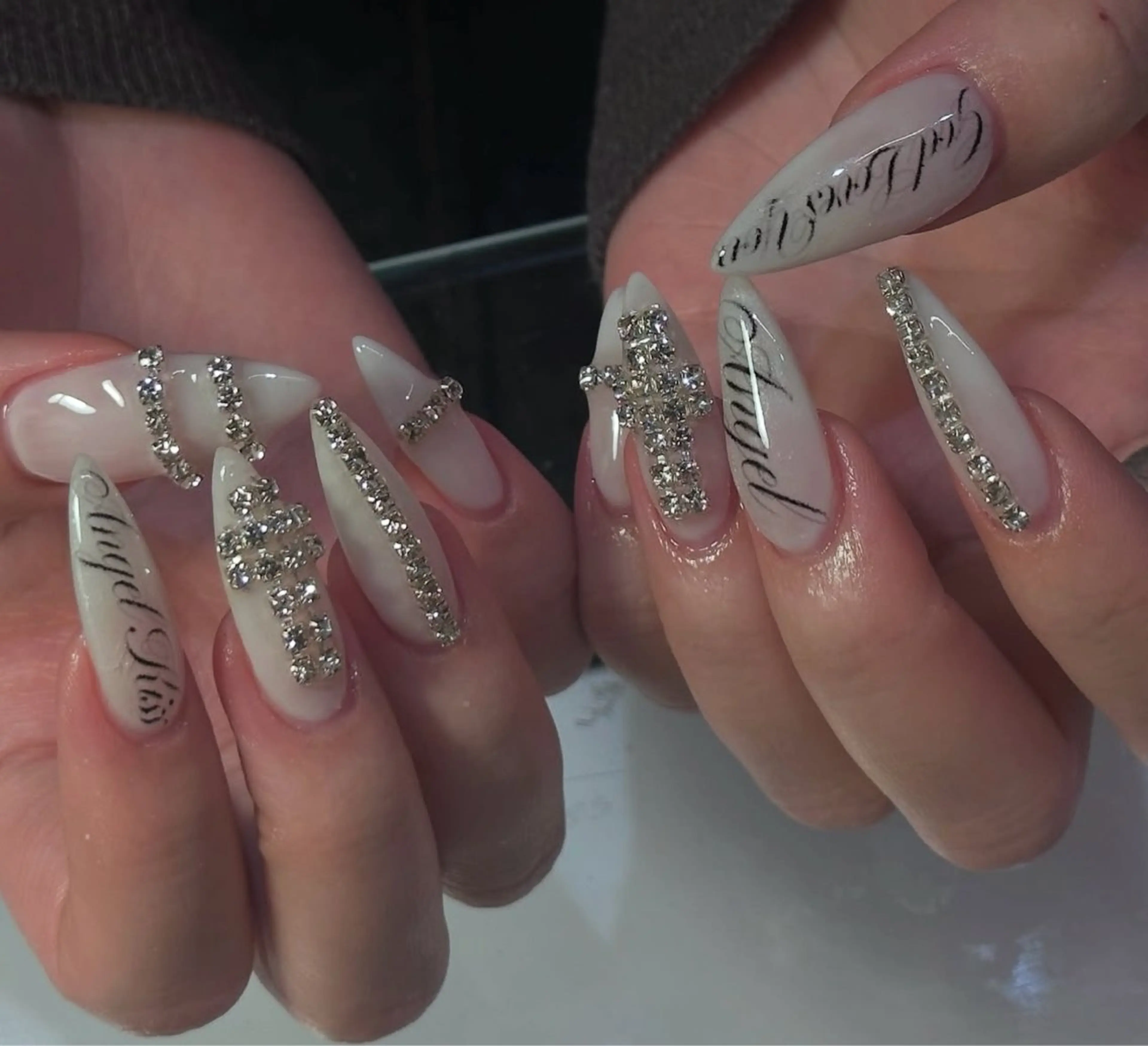ネイル グラデーション キラキラネイル ワンカラーネイル 冬ネイル Jenn Nail Salonのネイルデザイン