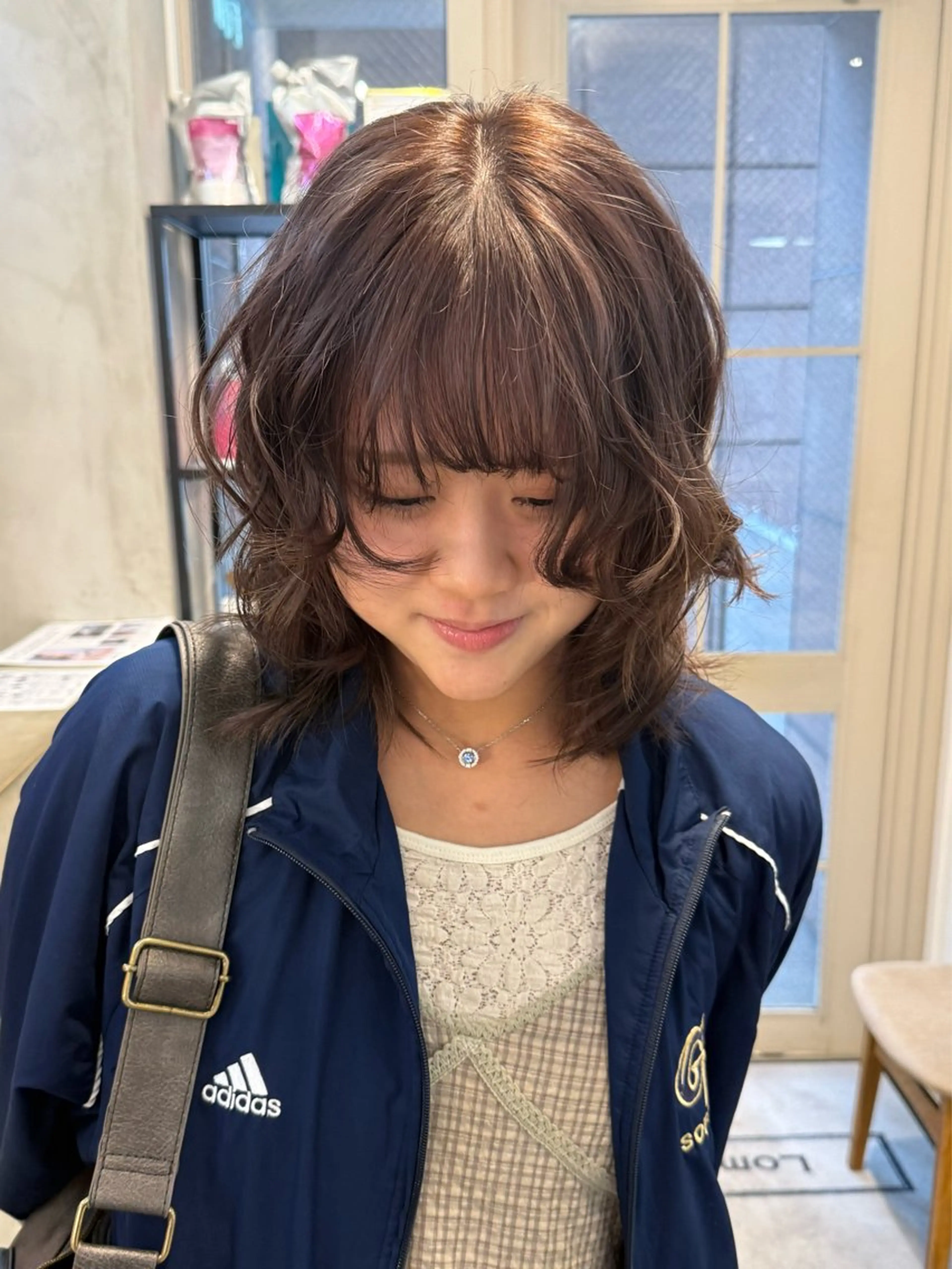 ミディアム カラー ミルクティー× グレージュMOMOのヘアスタイル