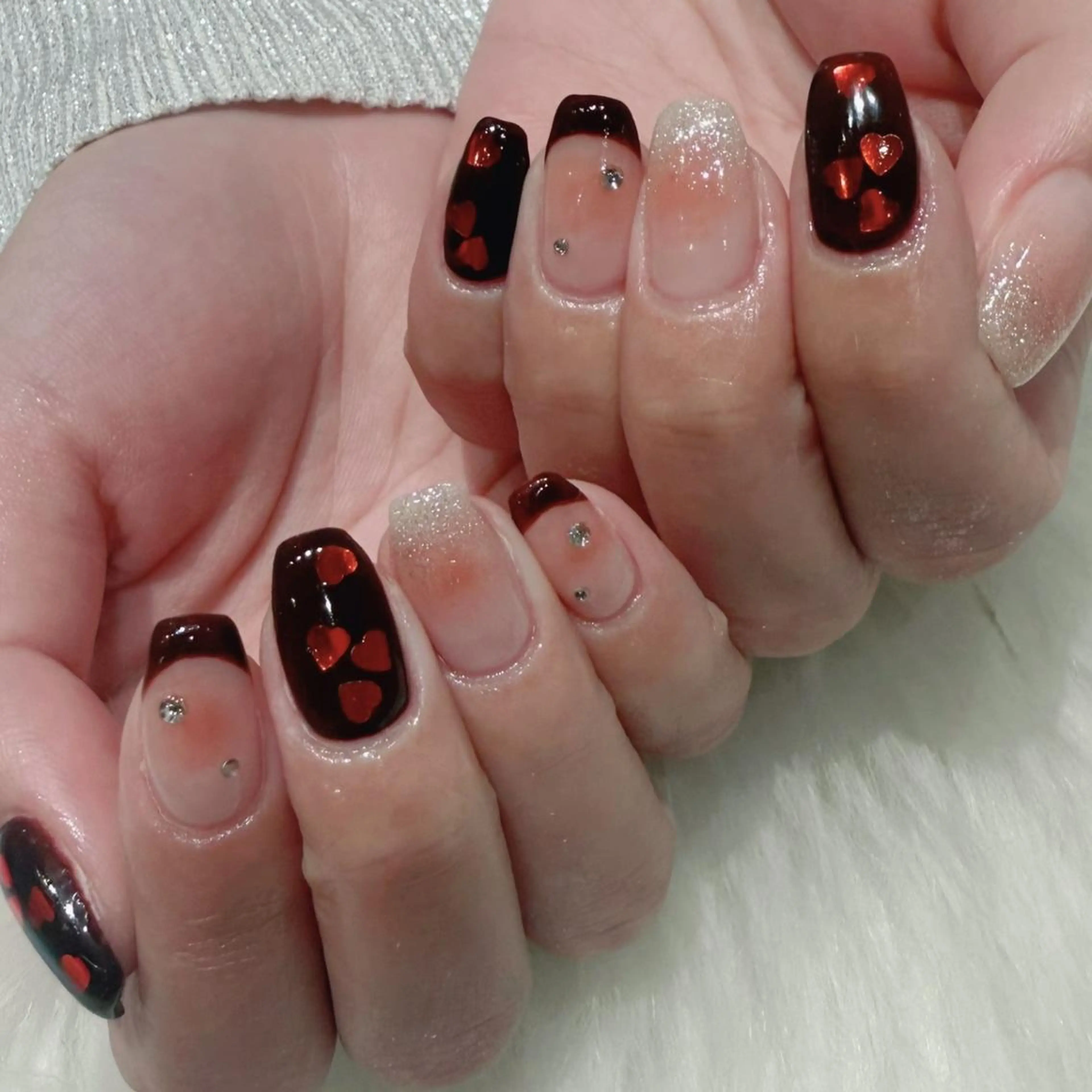 ネイル チークネイル フレンチネイル ハート ハンドネイル Kanai Harukaのネイルデザイン