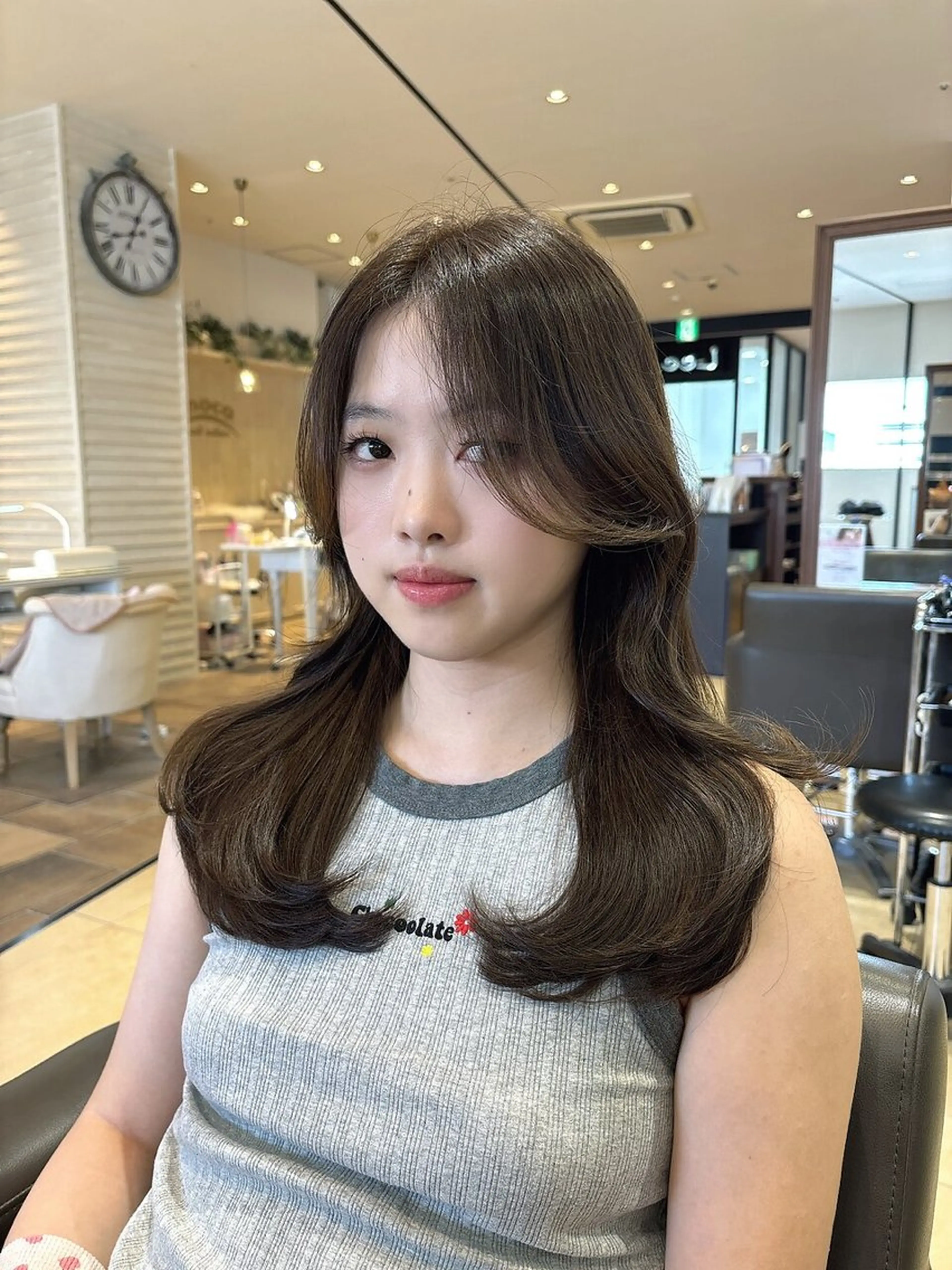 ミディアム カット トリートメント Maison髪質改善 レイヤー/ハイトーンのヘアスタイル