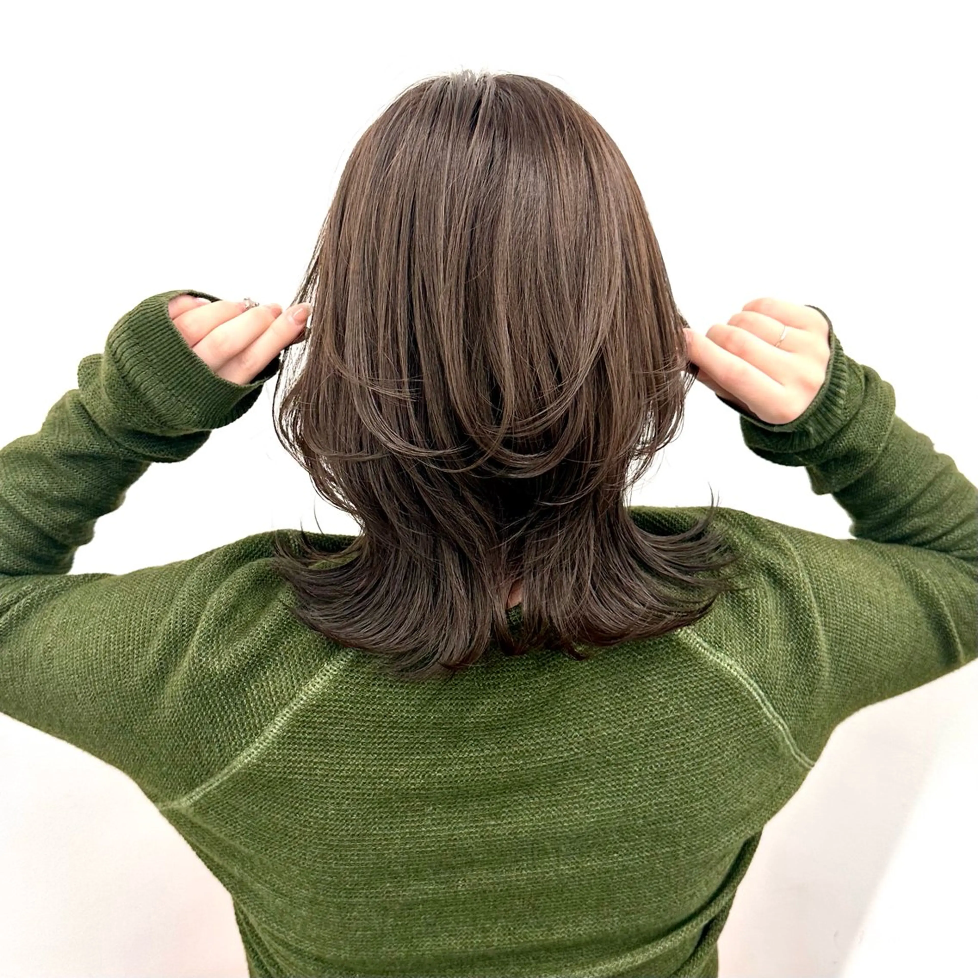 ミディアム カラー ブリーチなし/レイヤ ー特化🌈Tommyのヘアスタイル