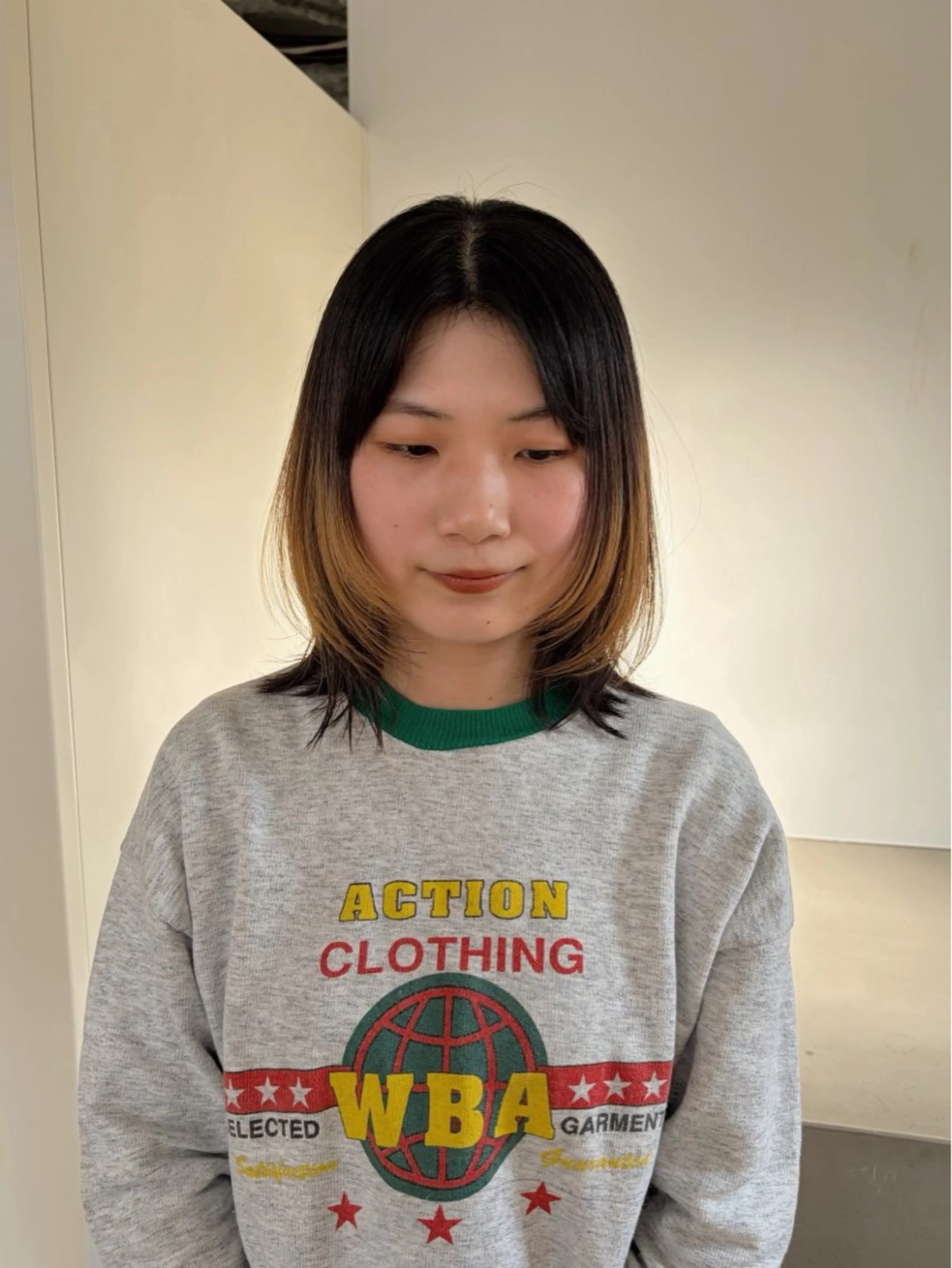 ミディアム 伸ばしかけ レイヤーカット カット 🧣misaki 透明感カラー🧣のヘアスタイル