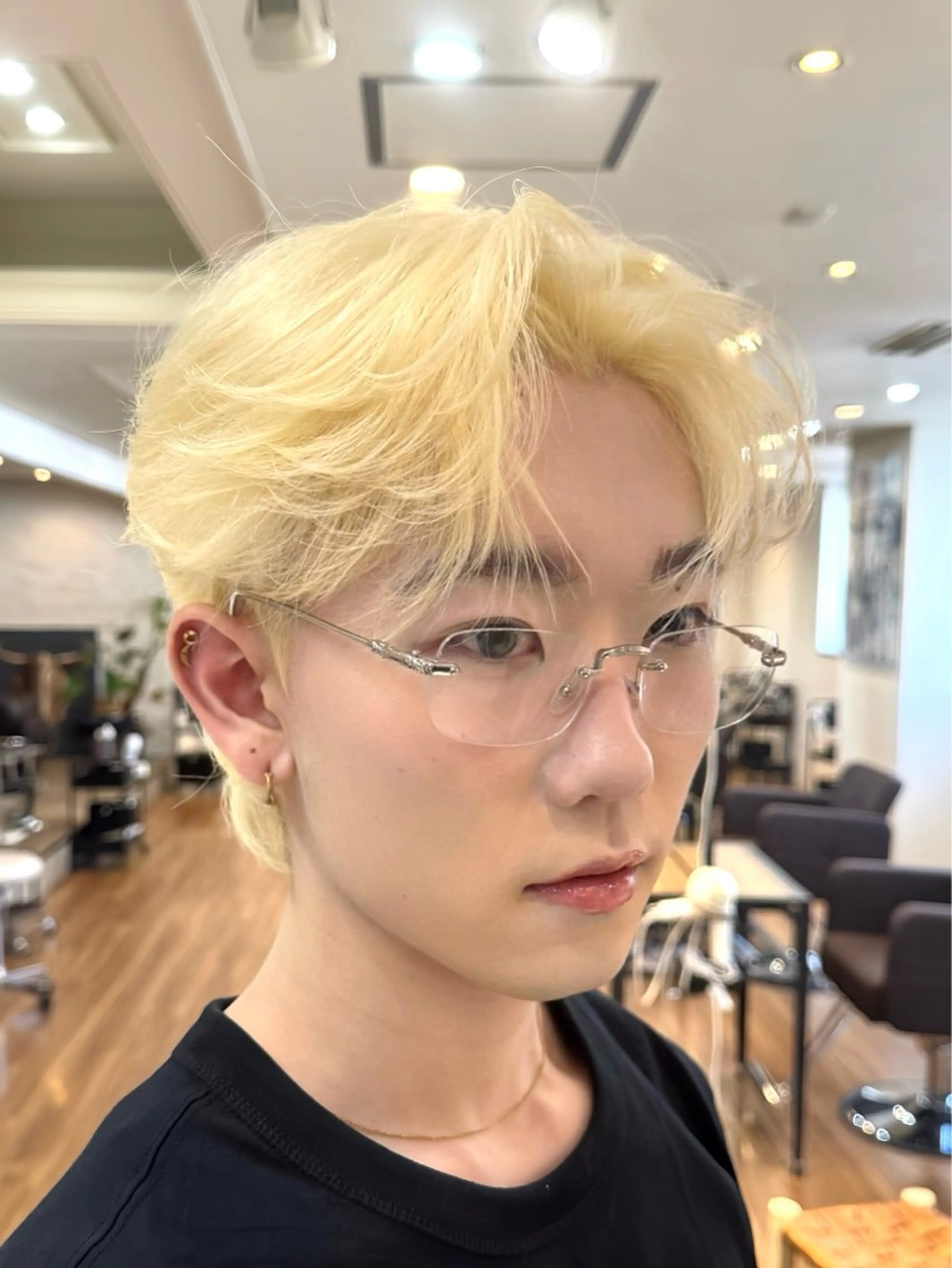 ショート カラー メンズ カット ヘアカラー トリートメント ヘアセット ダウンパーマ/韓国 ヘア/ブリーチ/桑本のヘアスタイル