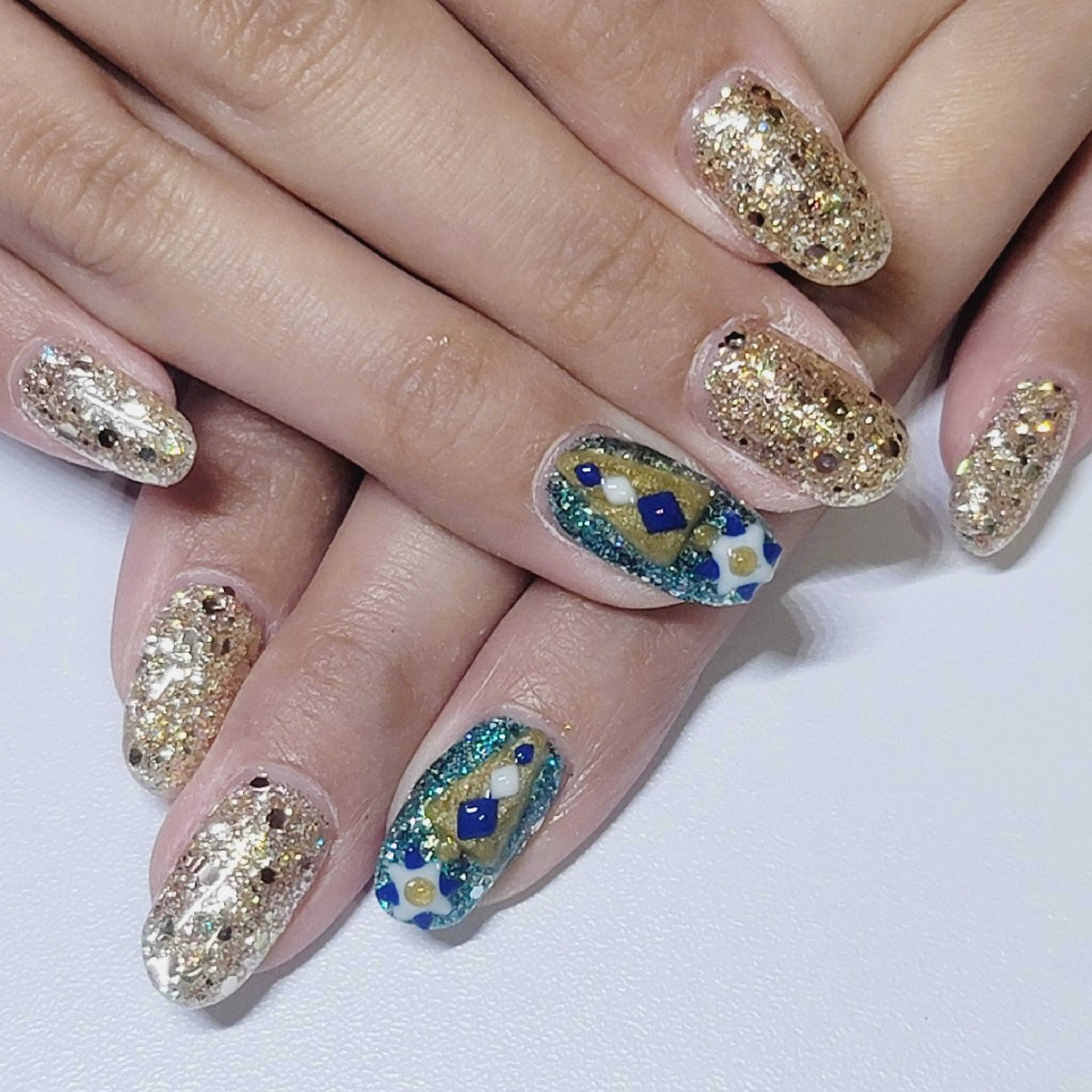 ネイル アートネイル ブルー ゴールド ゴージャス ホログラムネイル ハンドネイル よしだ ひろきのネイルデザイン
