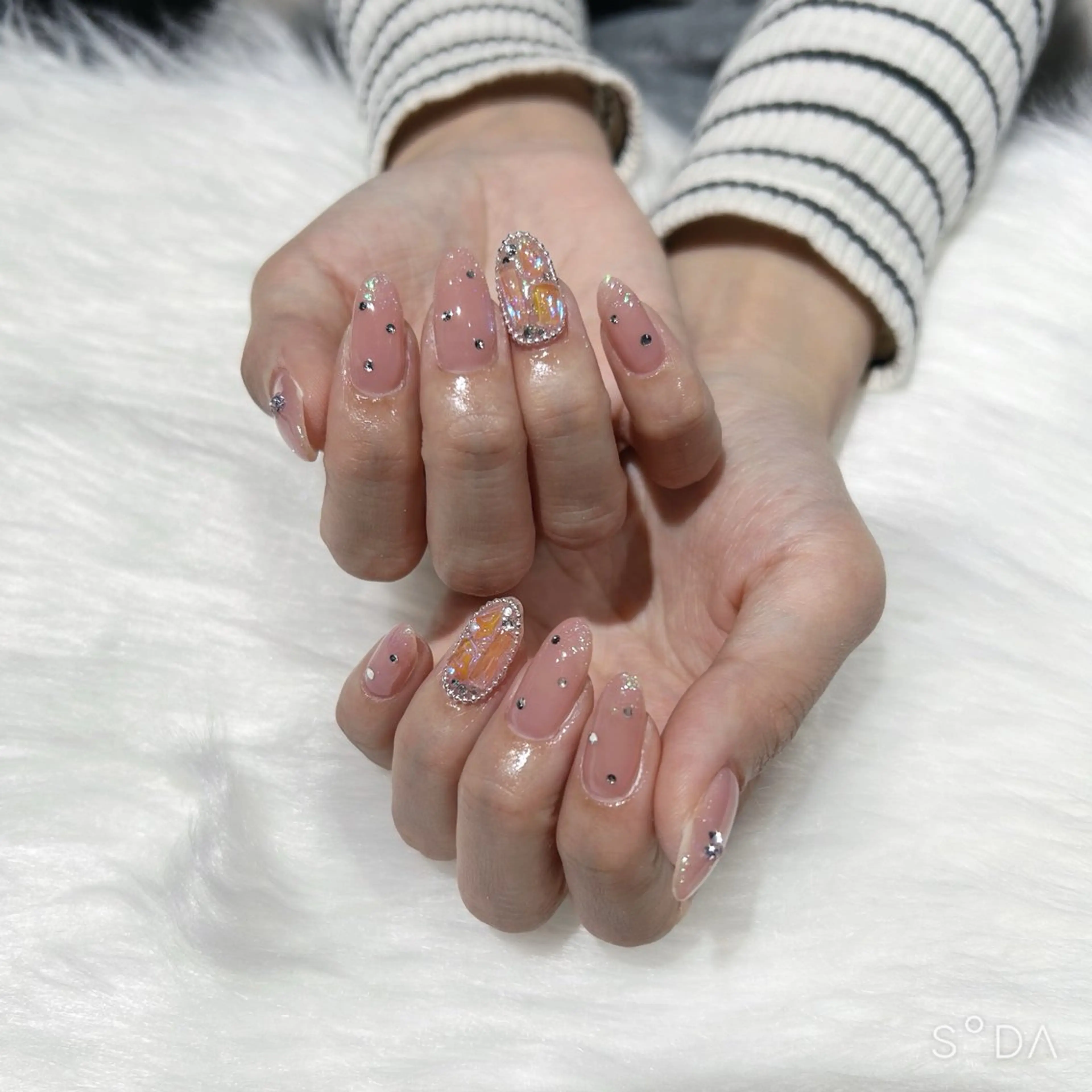 ネイル オーロラネイル キラキラネイル ピンク ハンドネイル ぷりゅねる 心斎橋のネイルデザイン