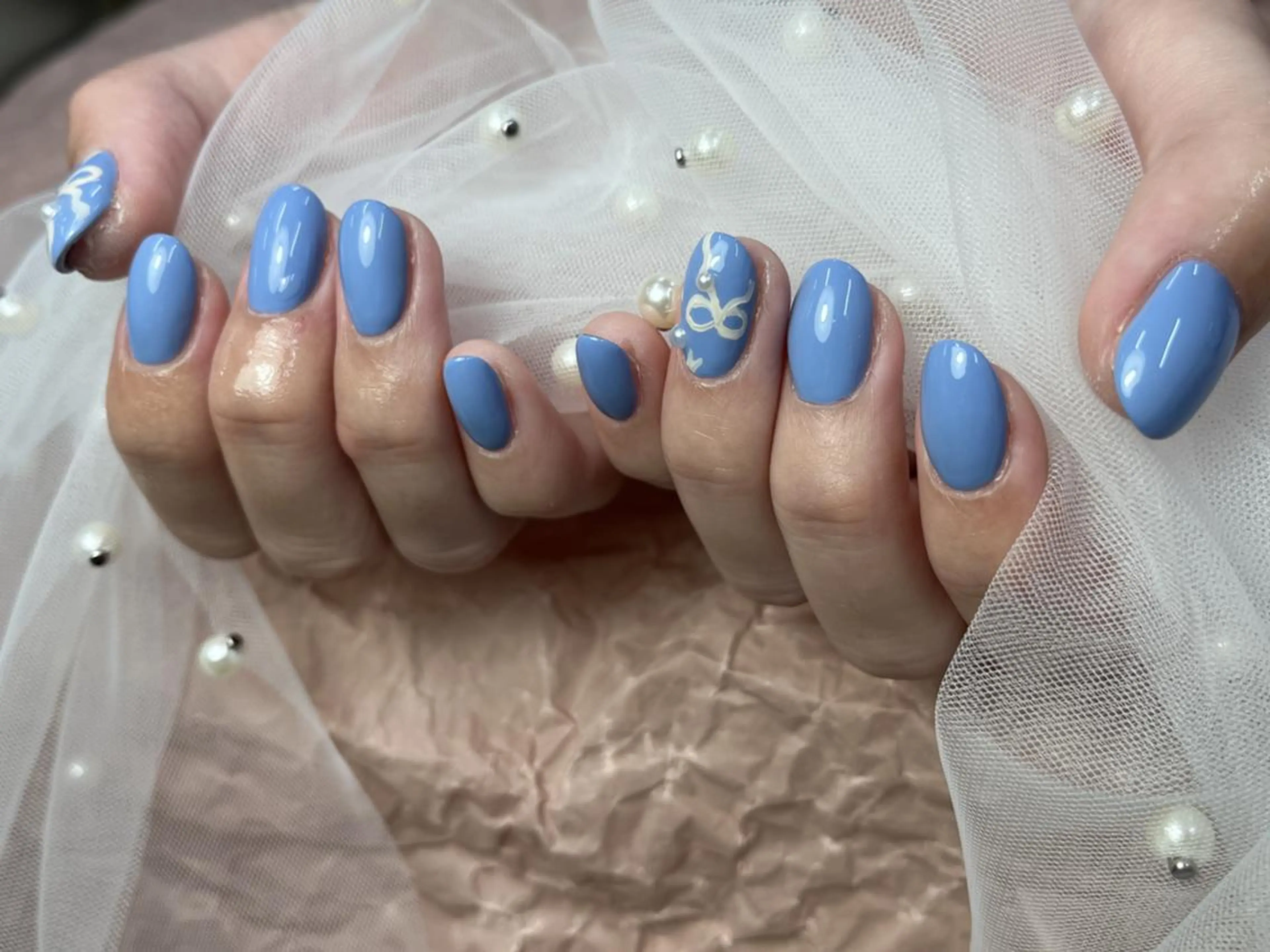 ネイル ブルー リボン シンプルネイル ハンドネイル ToliyDeliy Nail Salonのネイルデザイン