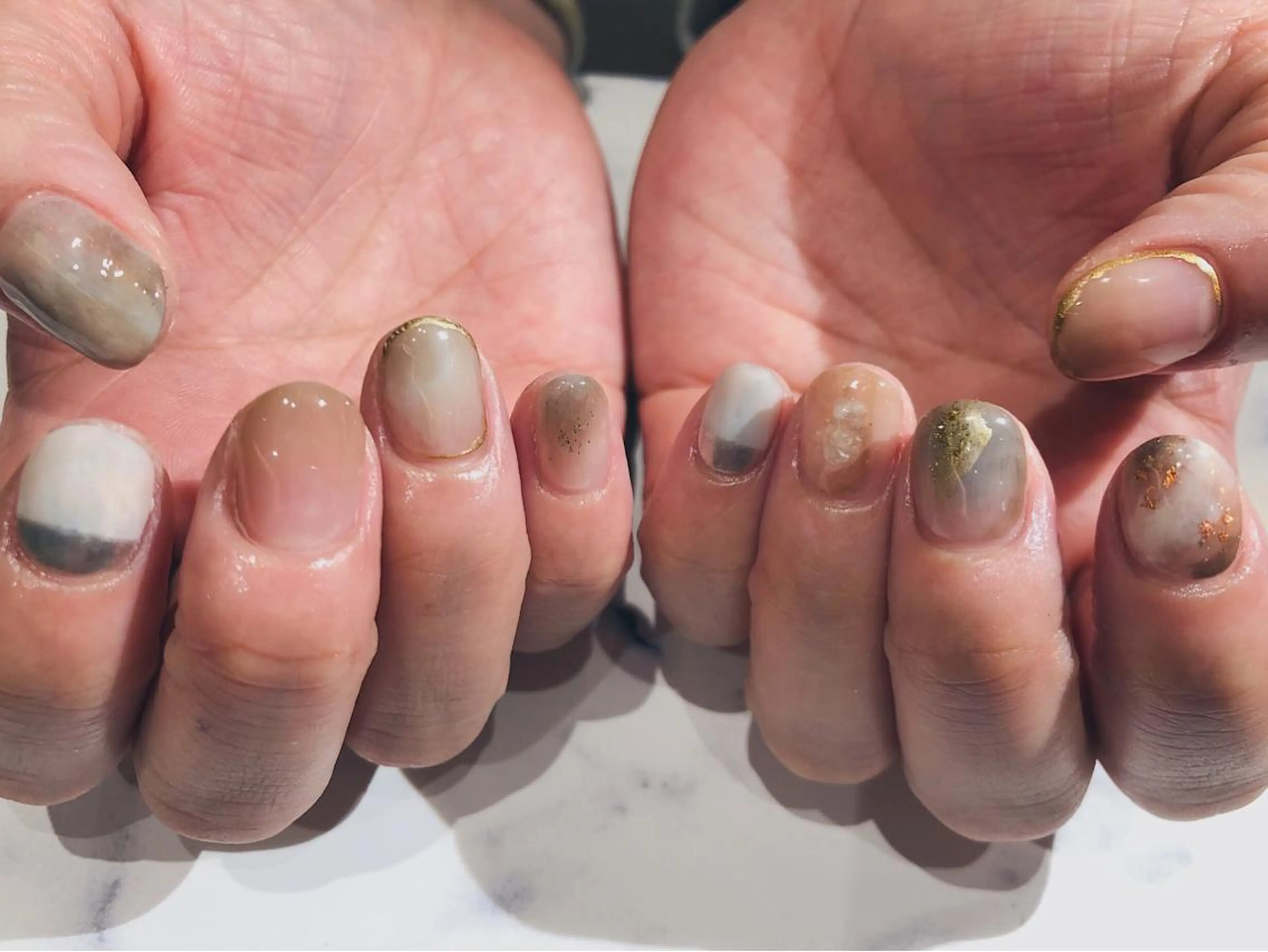 ショート カラー ネイル マツエク・マツパ ハンドネイル illum hicariのネイルデザイン