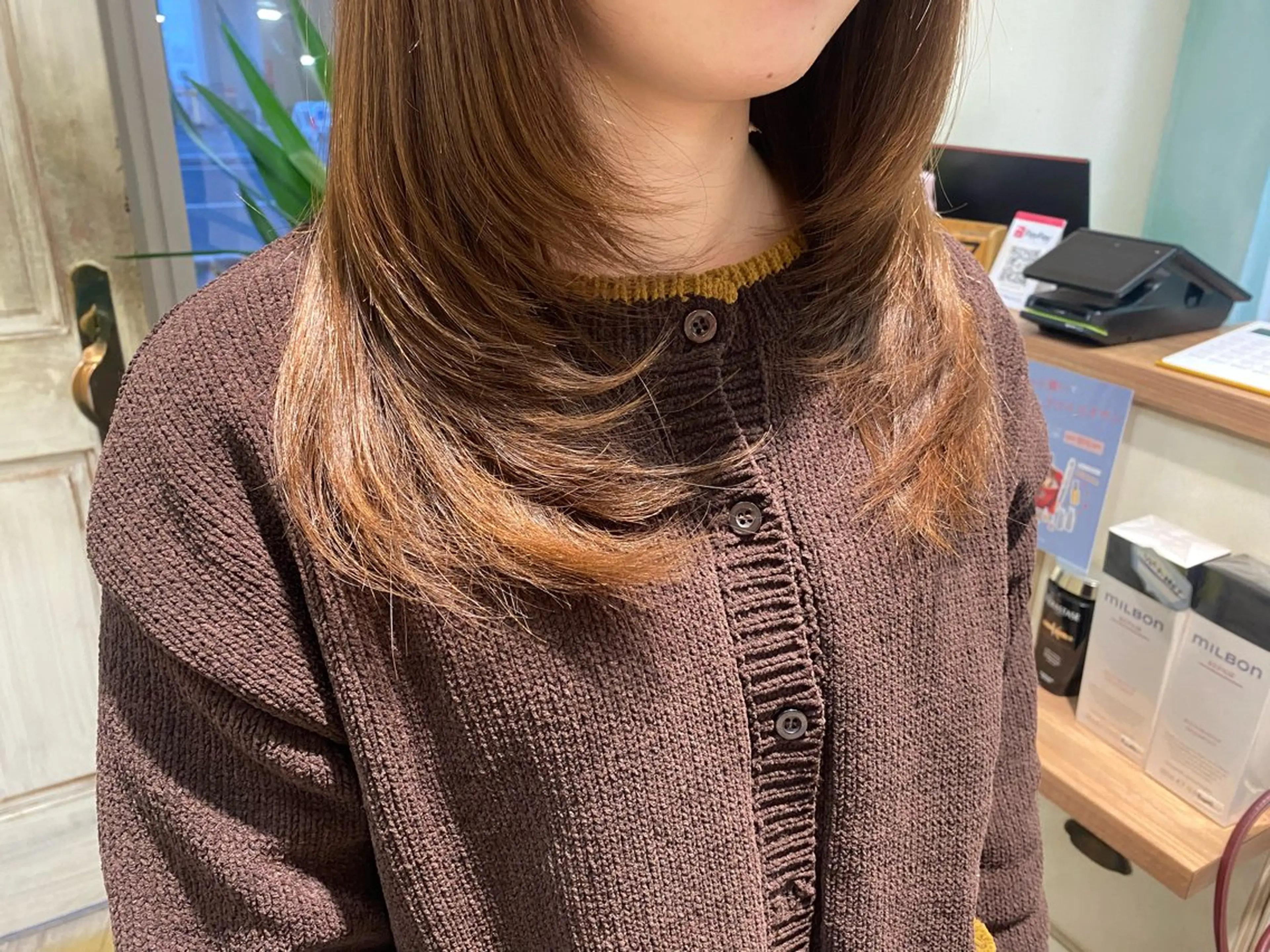 セミロング カラー くびれヘア レイヤーカット 後藤 瀬奈のヘアスタイル