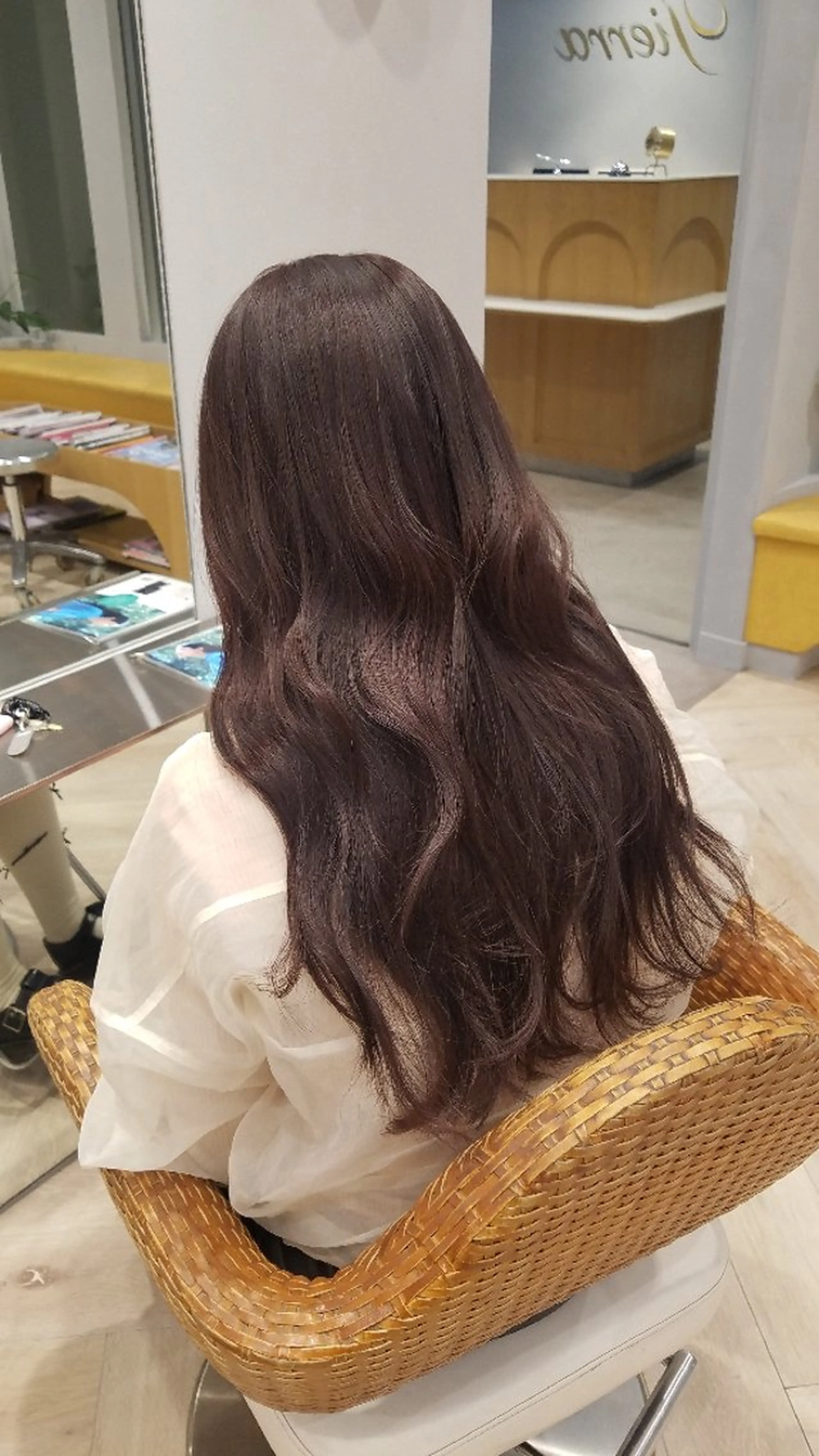 カラー ヒジオカ リナのヘアスタイル