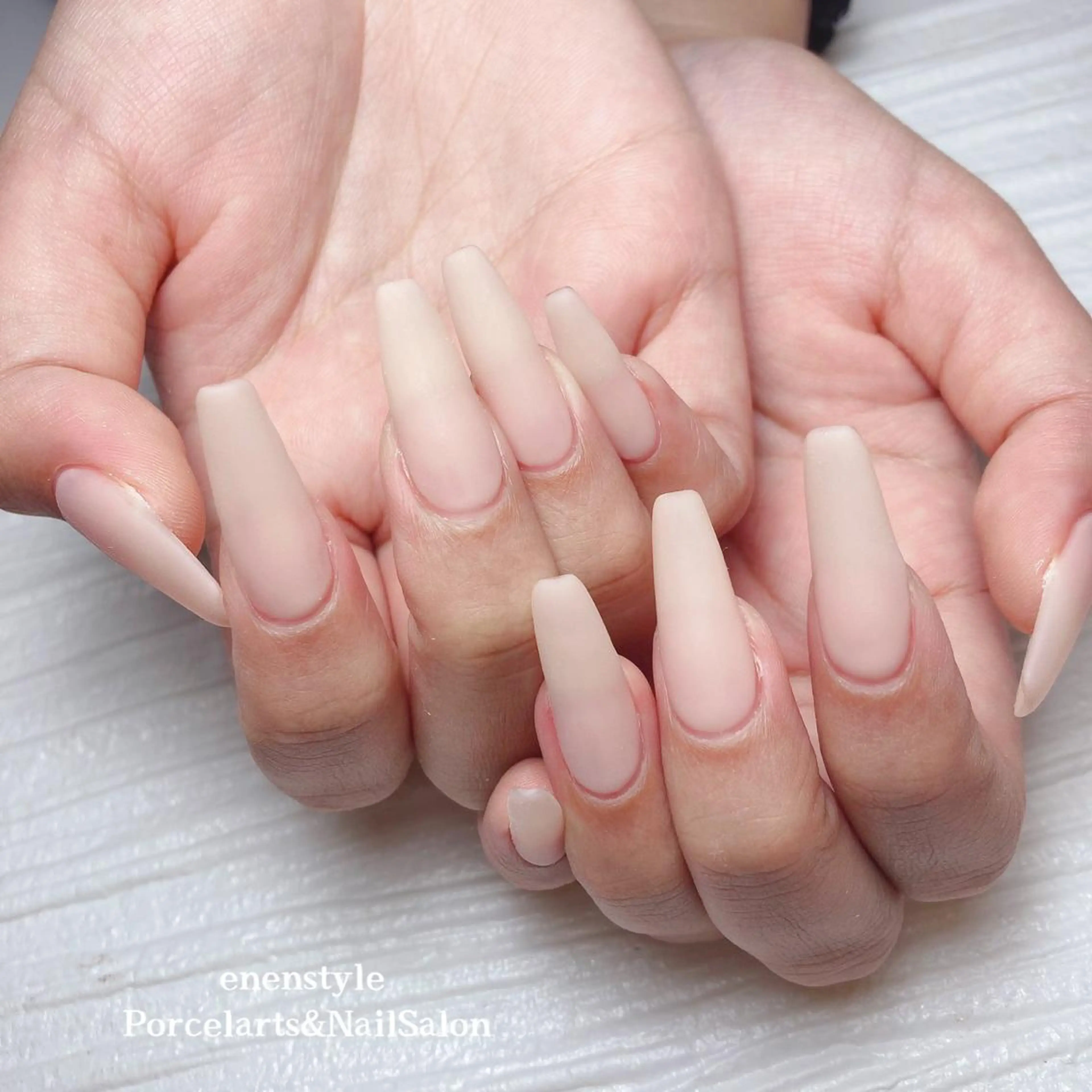 ミディアム ネイル 👑enen style👑のネイルデザイン