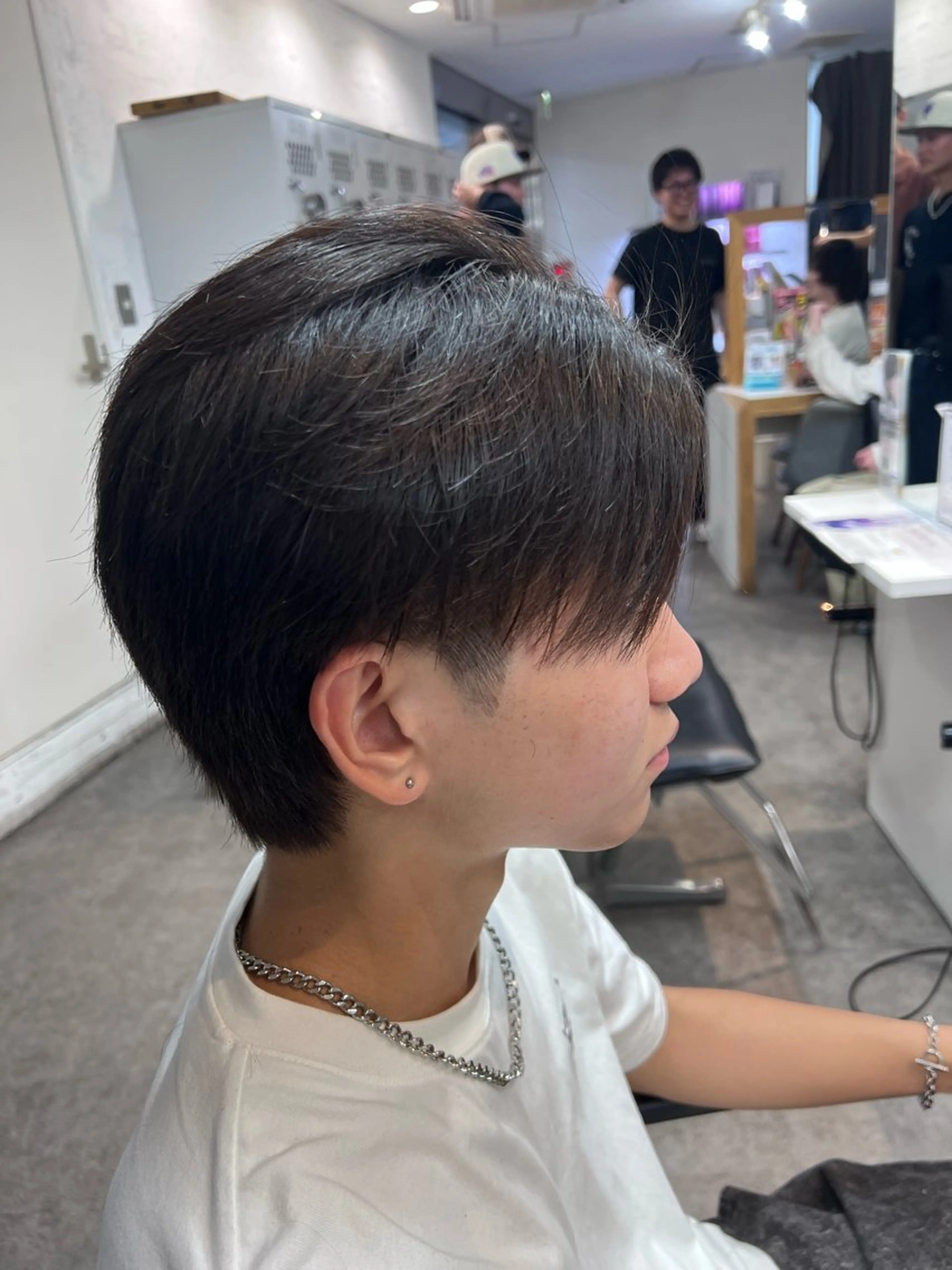 メンズ センターパート 原宿 無料カット fifth イノウエのヘアスタイル