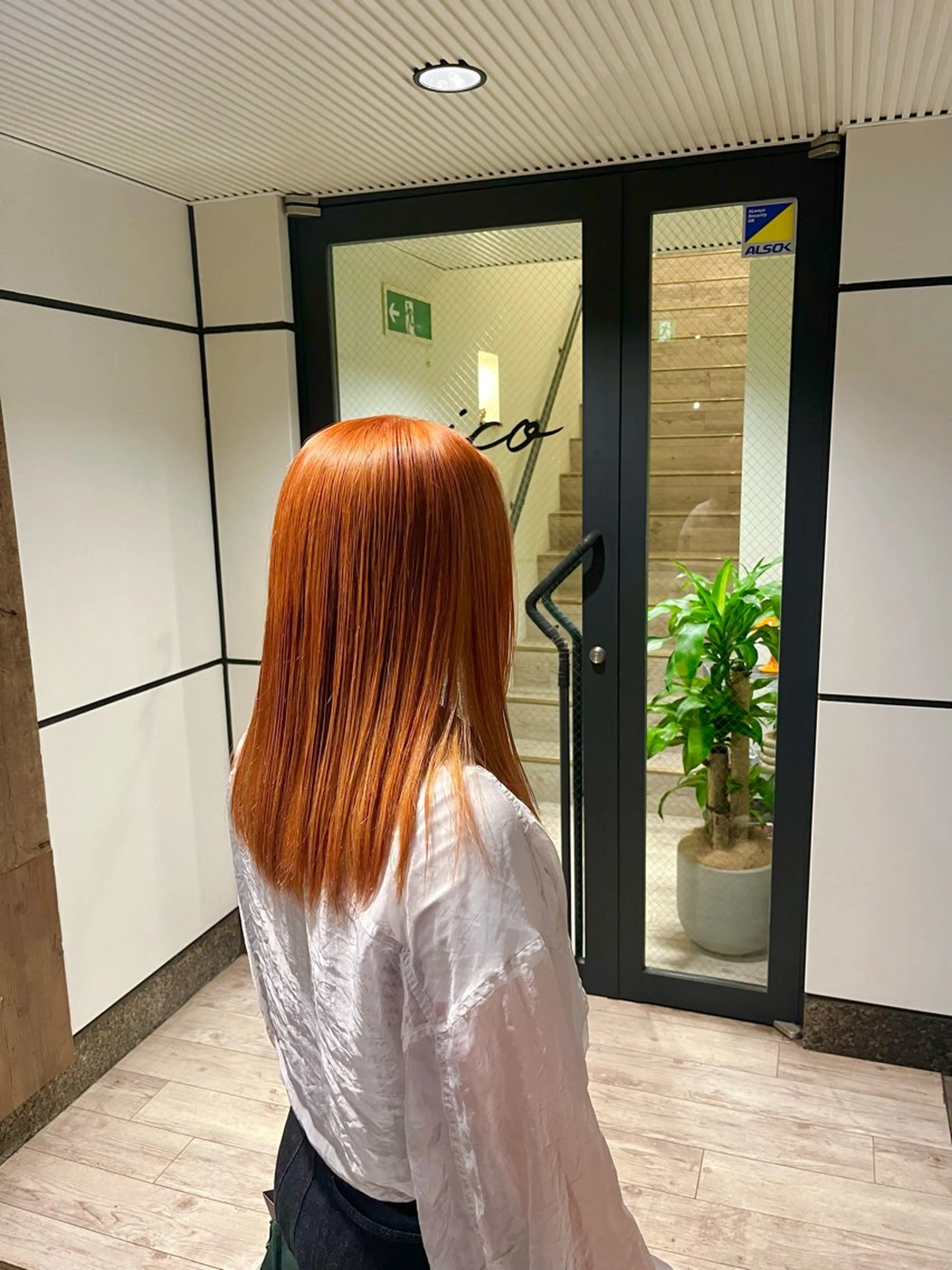 カラー オレンジ ヘアカラー 山本 彩香のヘアスタイル